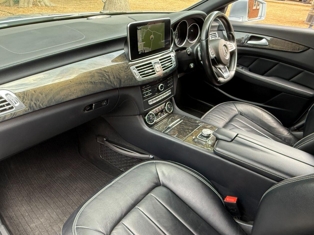 Mercedes-Benz CLS view 12