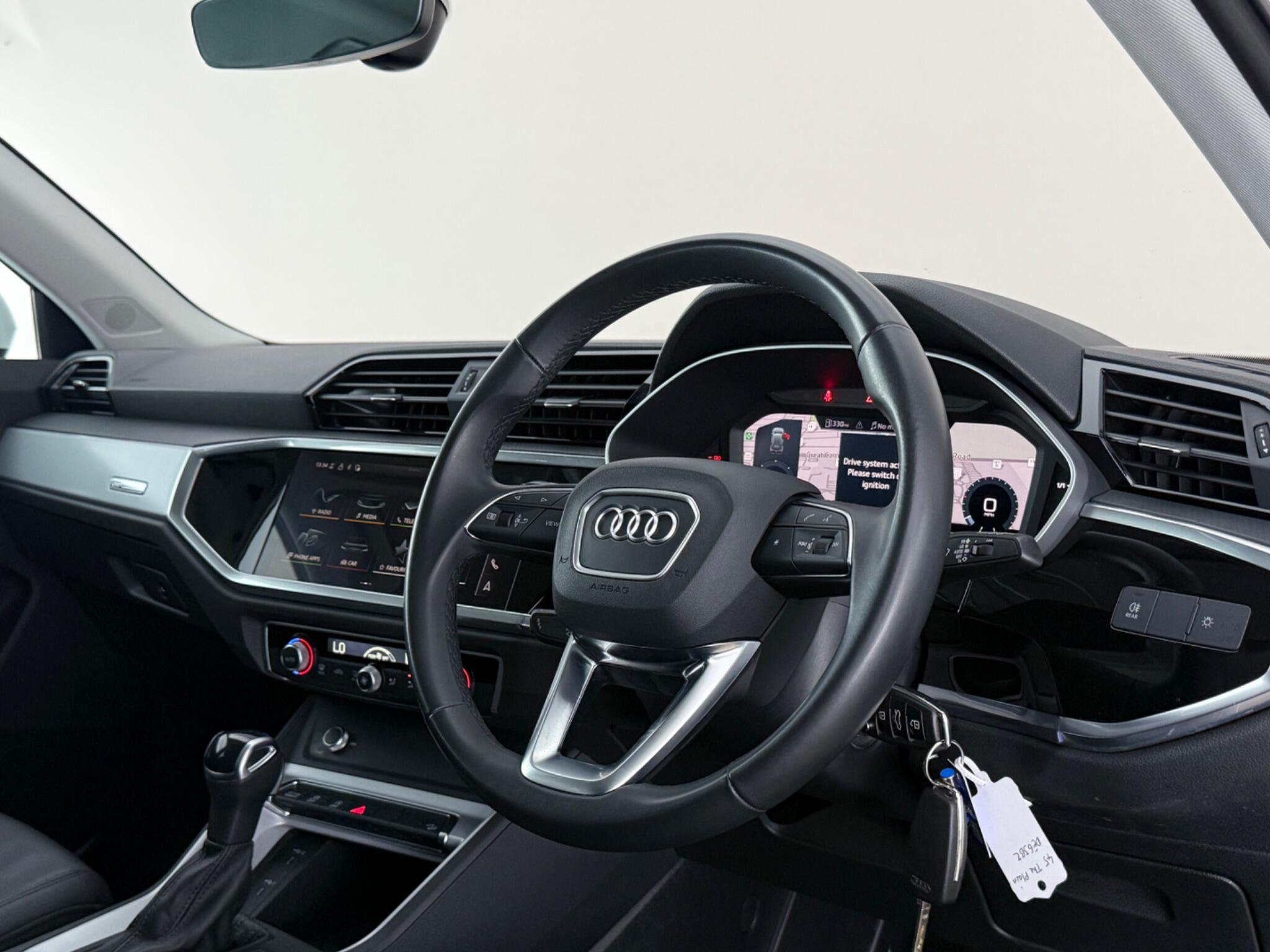 Audi Q3 view 3