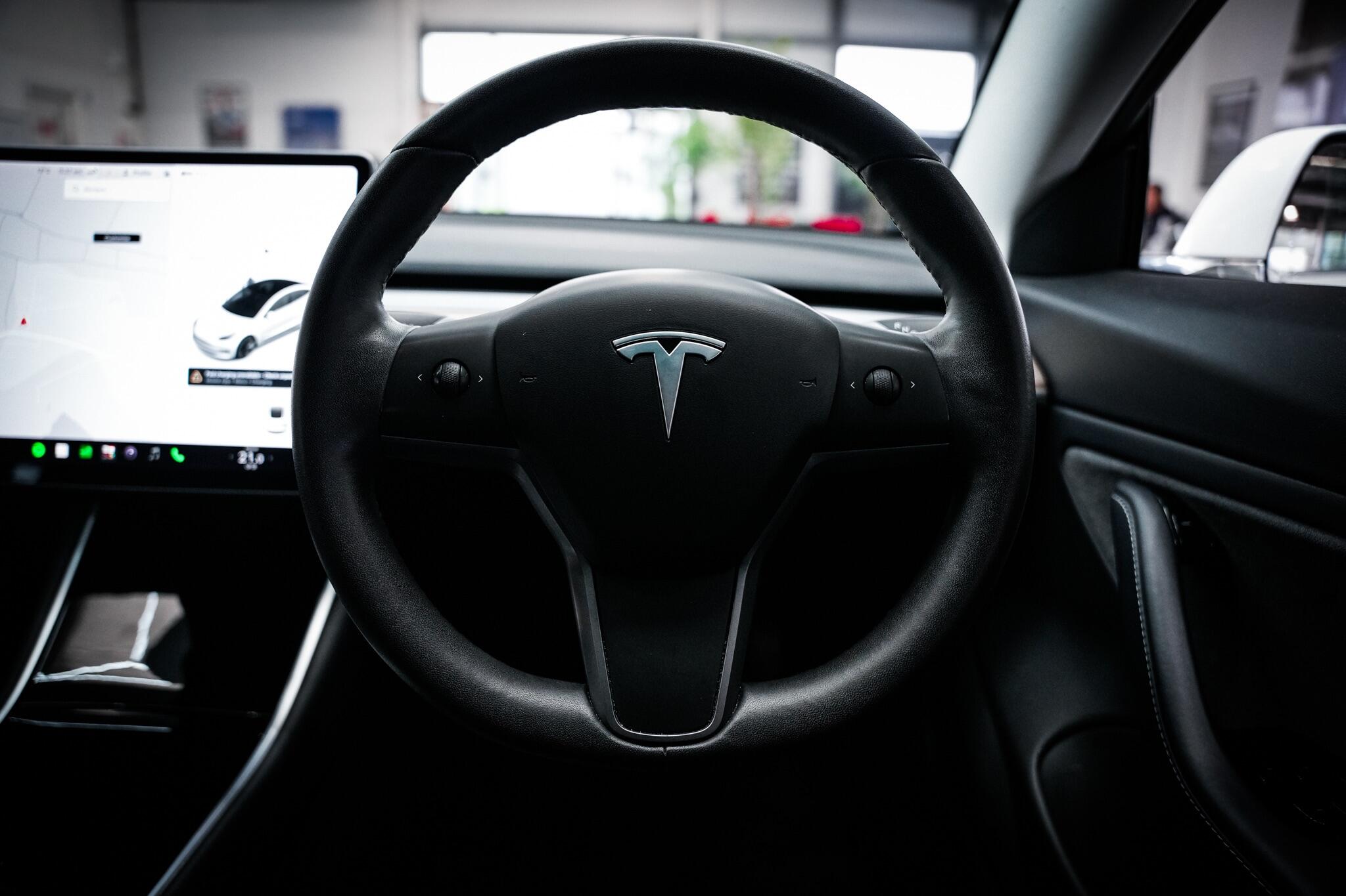 Tesla Model 3 view 20
