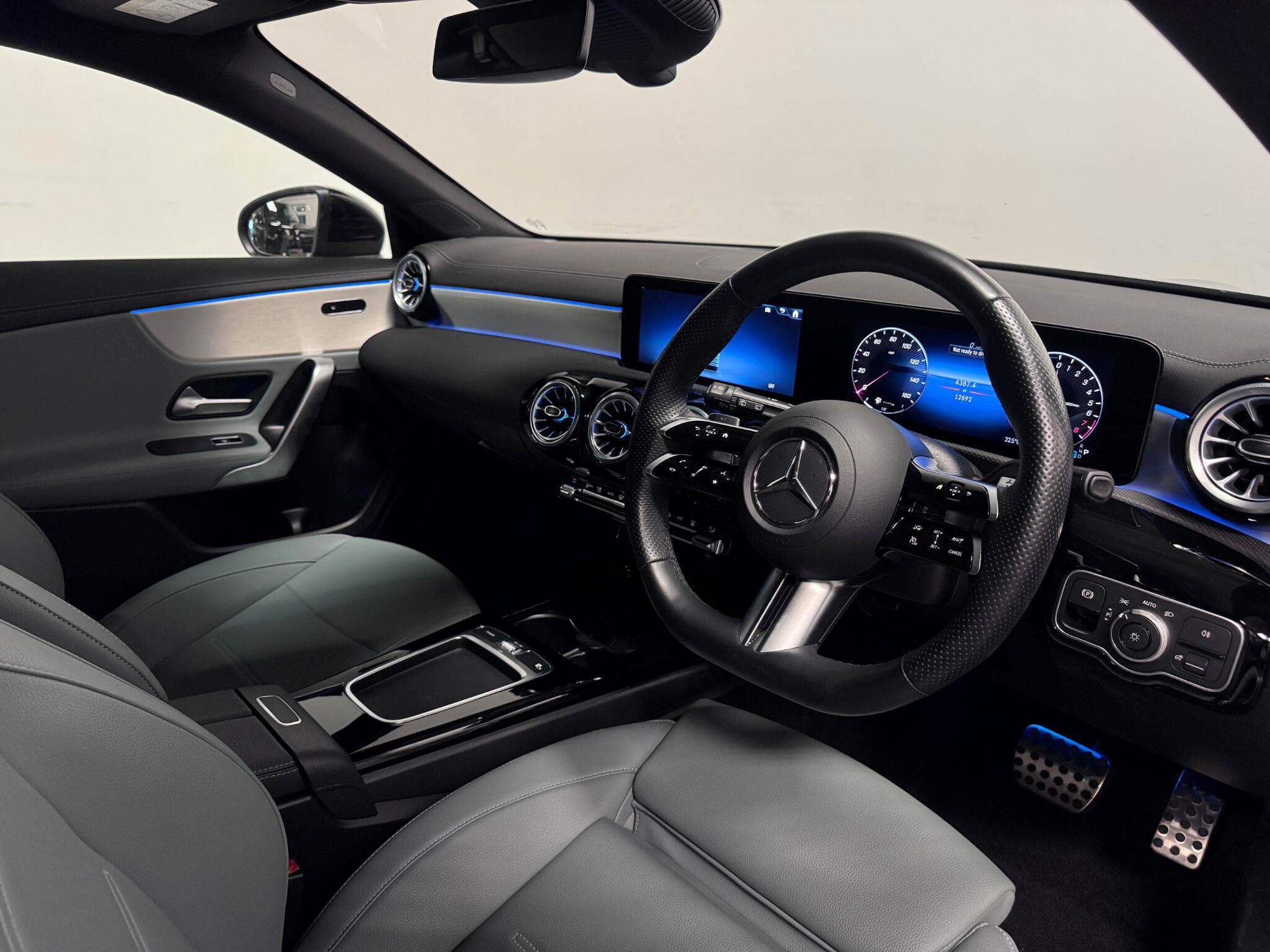 Mercedes-Benz Cla view 36