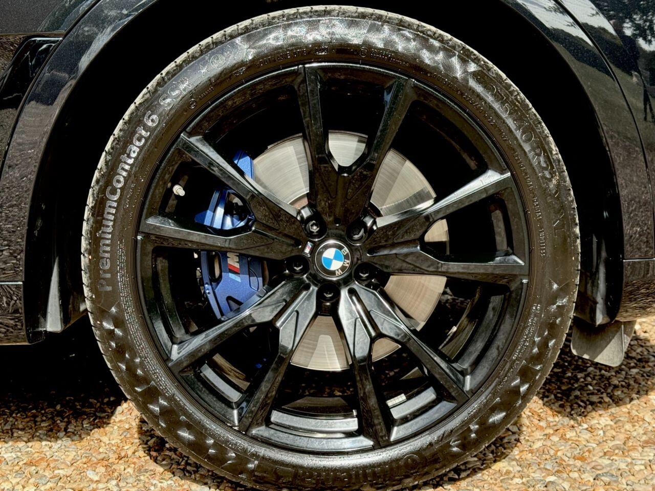 BMW X7 view 28