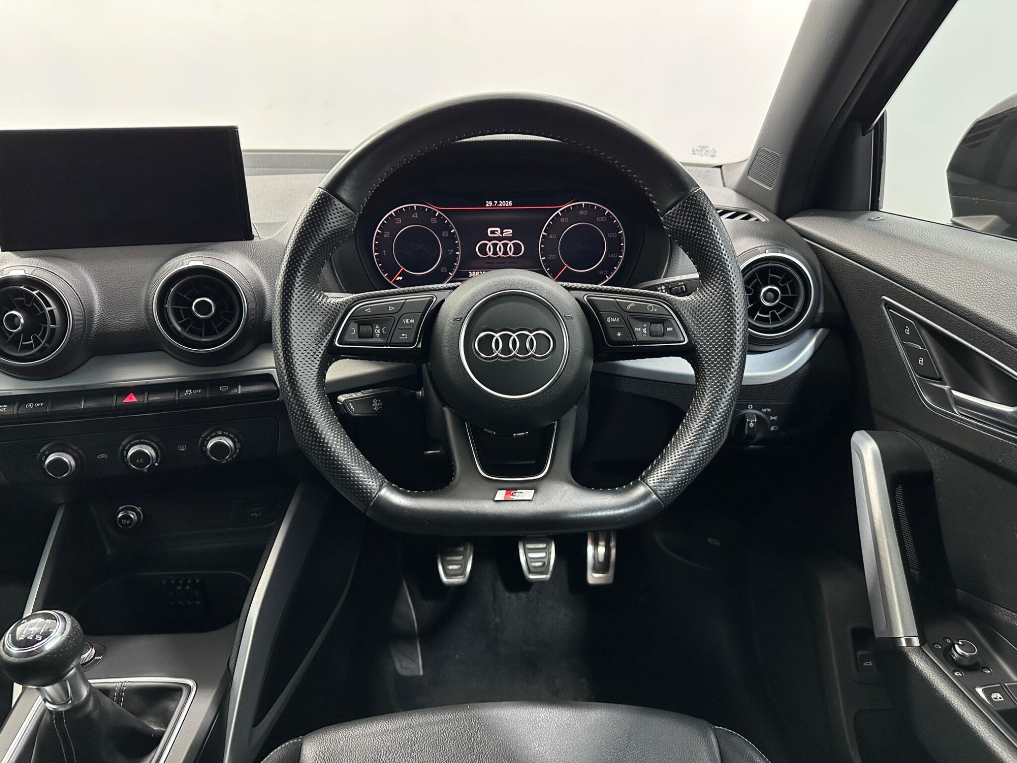 Audi Q2 view 13