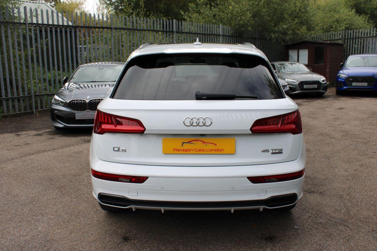 Audi Q5 view 8