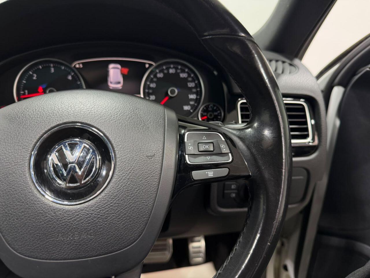 Volkswagen Touareg view 19