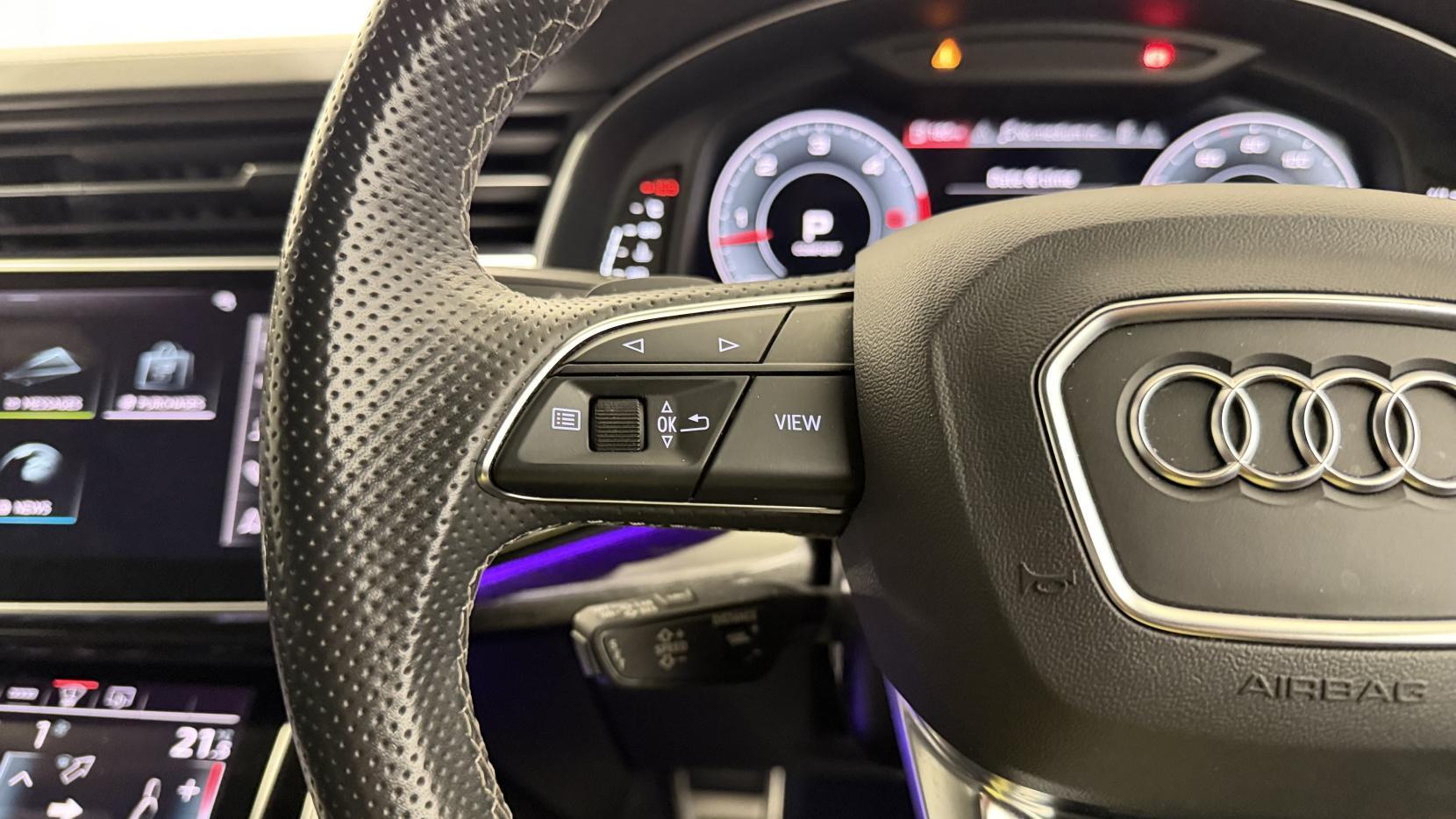 Audi Q7 view 17