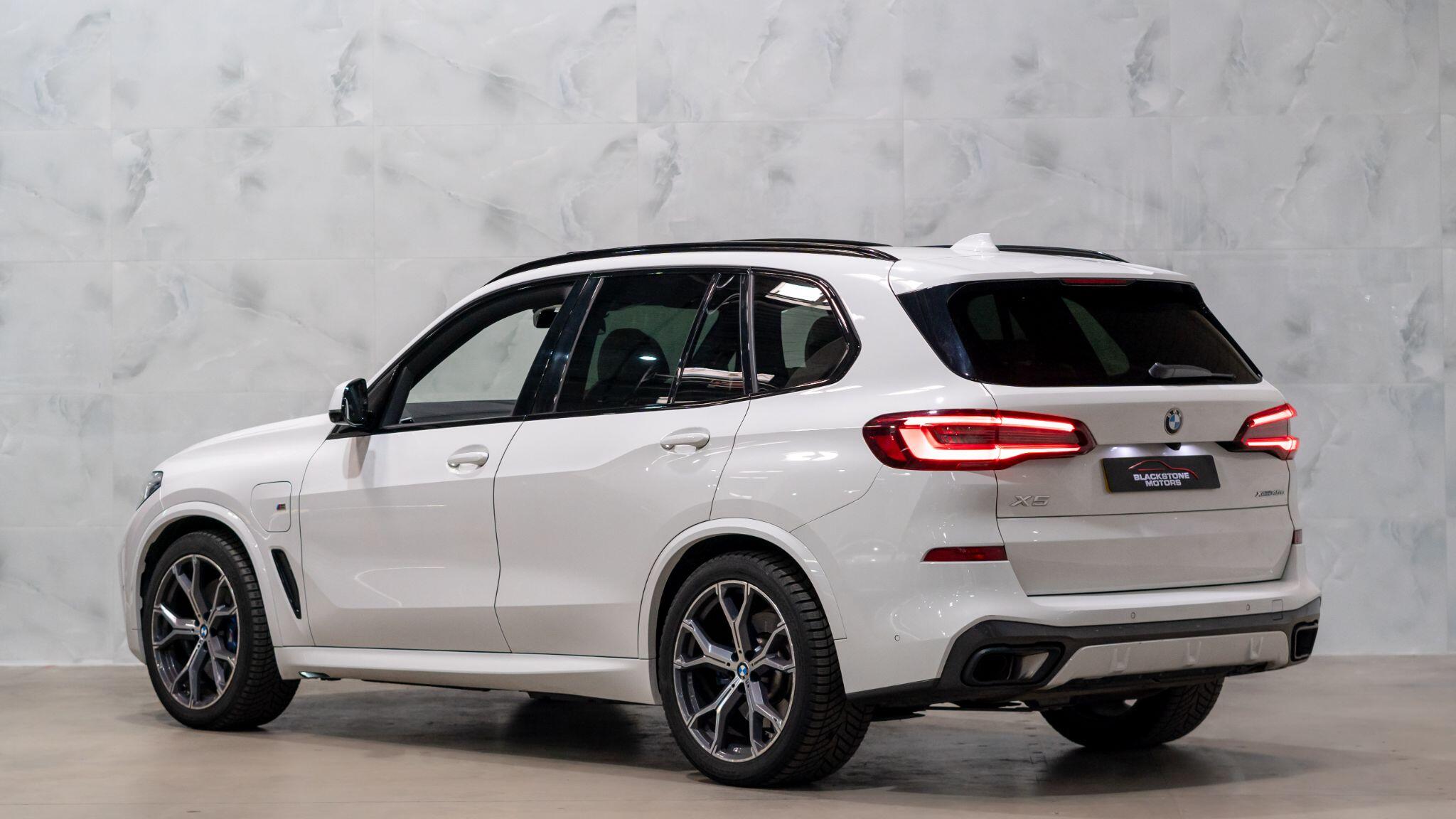 BMW X5 view 6
