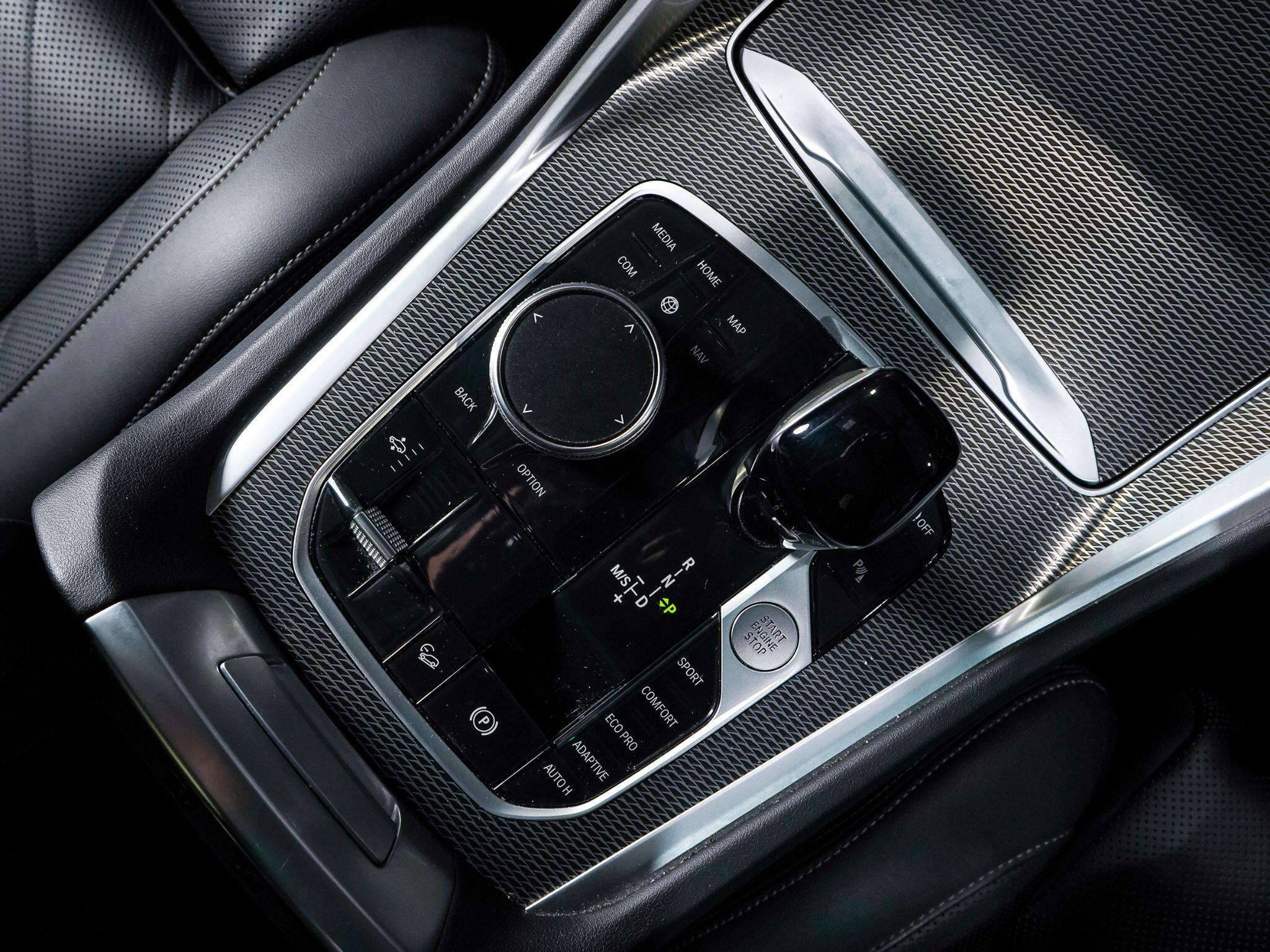 BMW X6 view 18