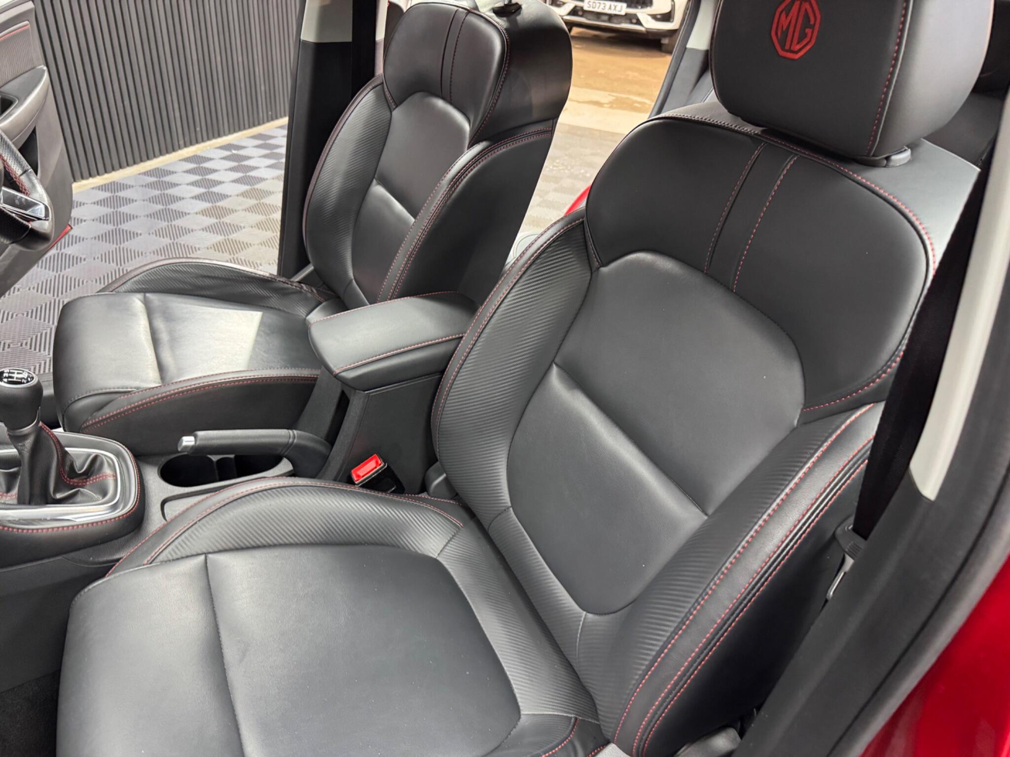 MG ZS view 14