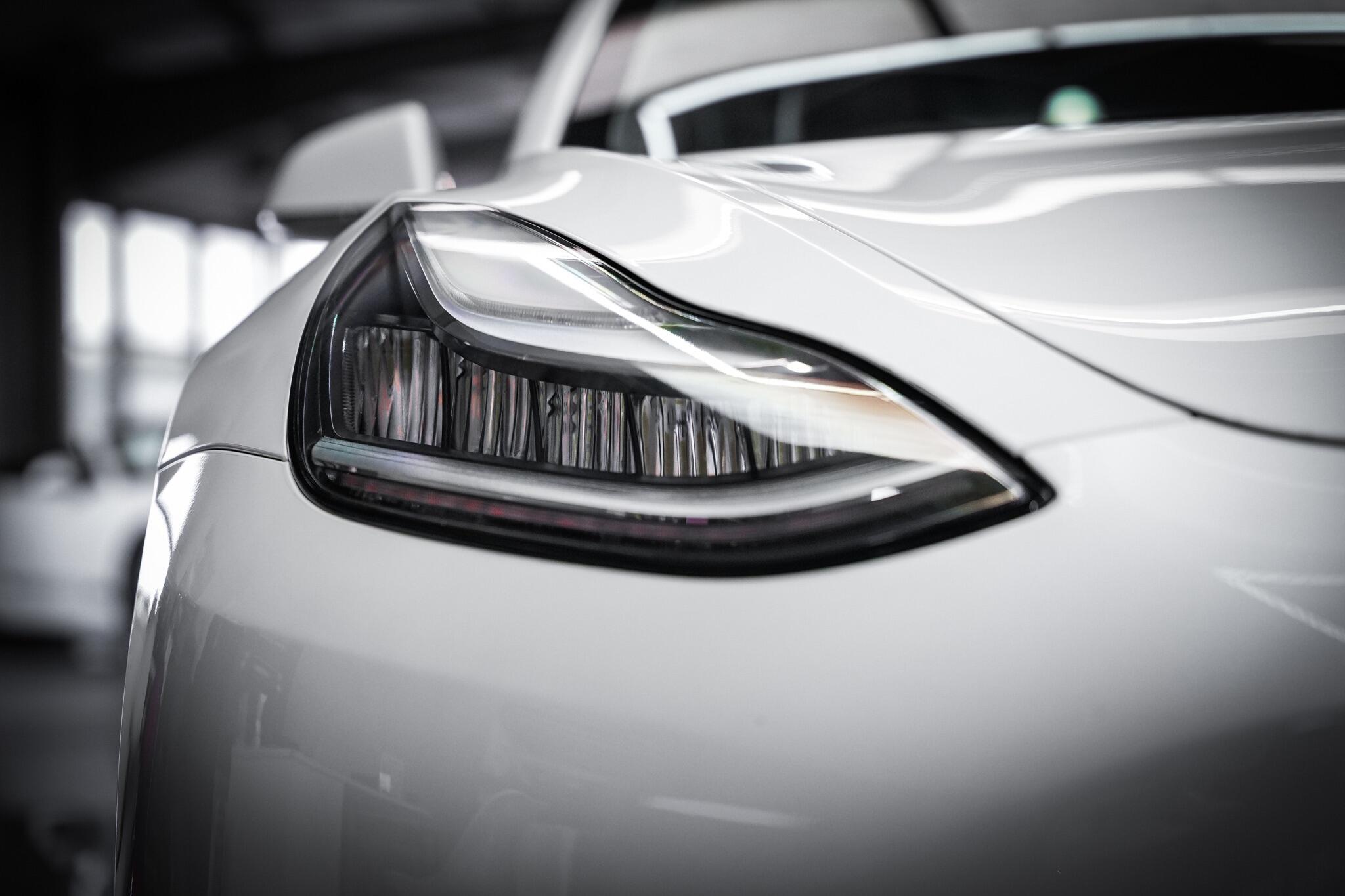 Tesla Model 3 view 32