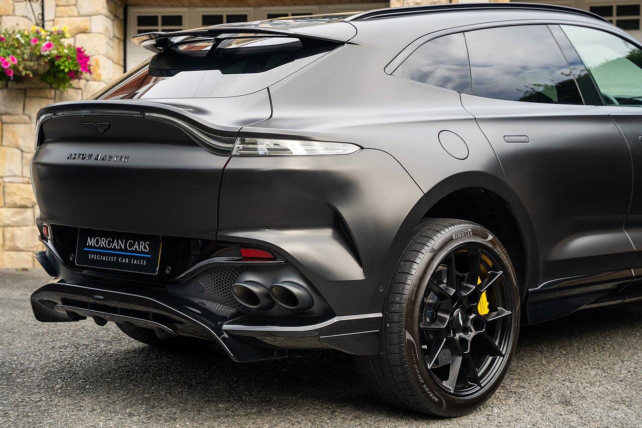 Aston Martin DBX view 21