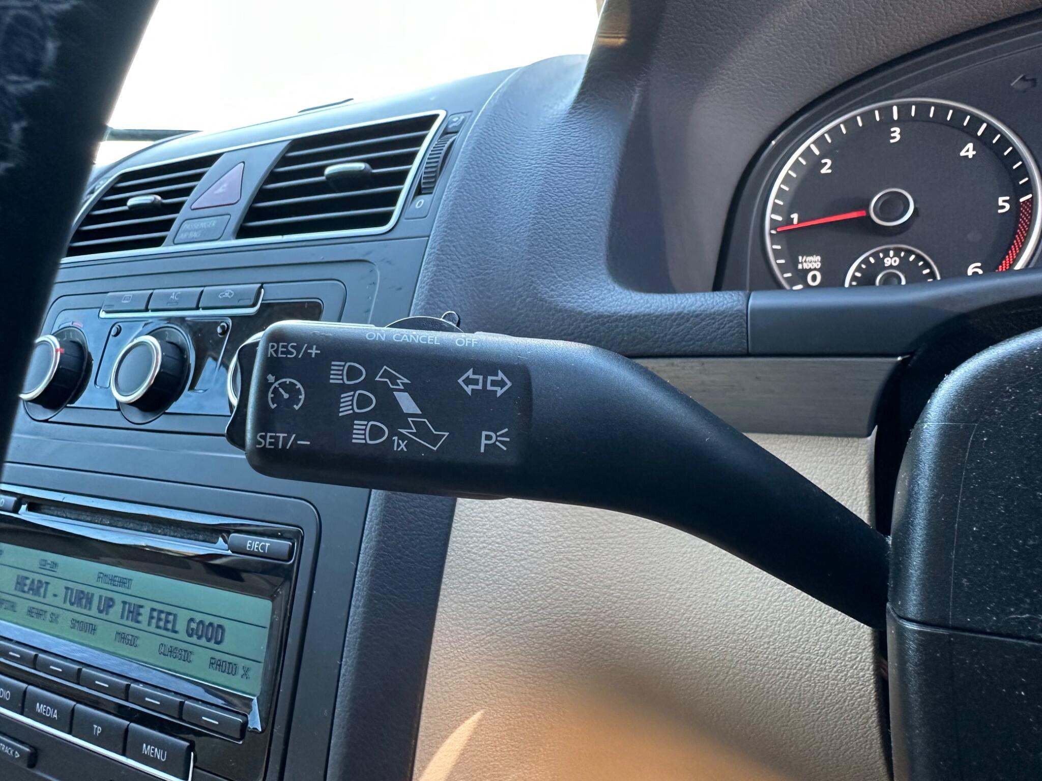 Volkswagen Touran view 17