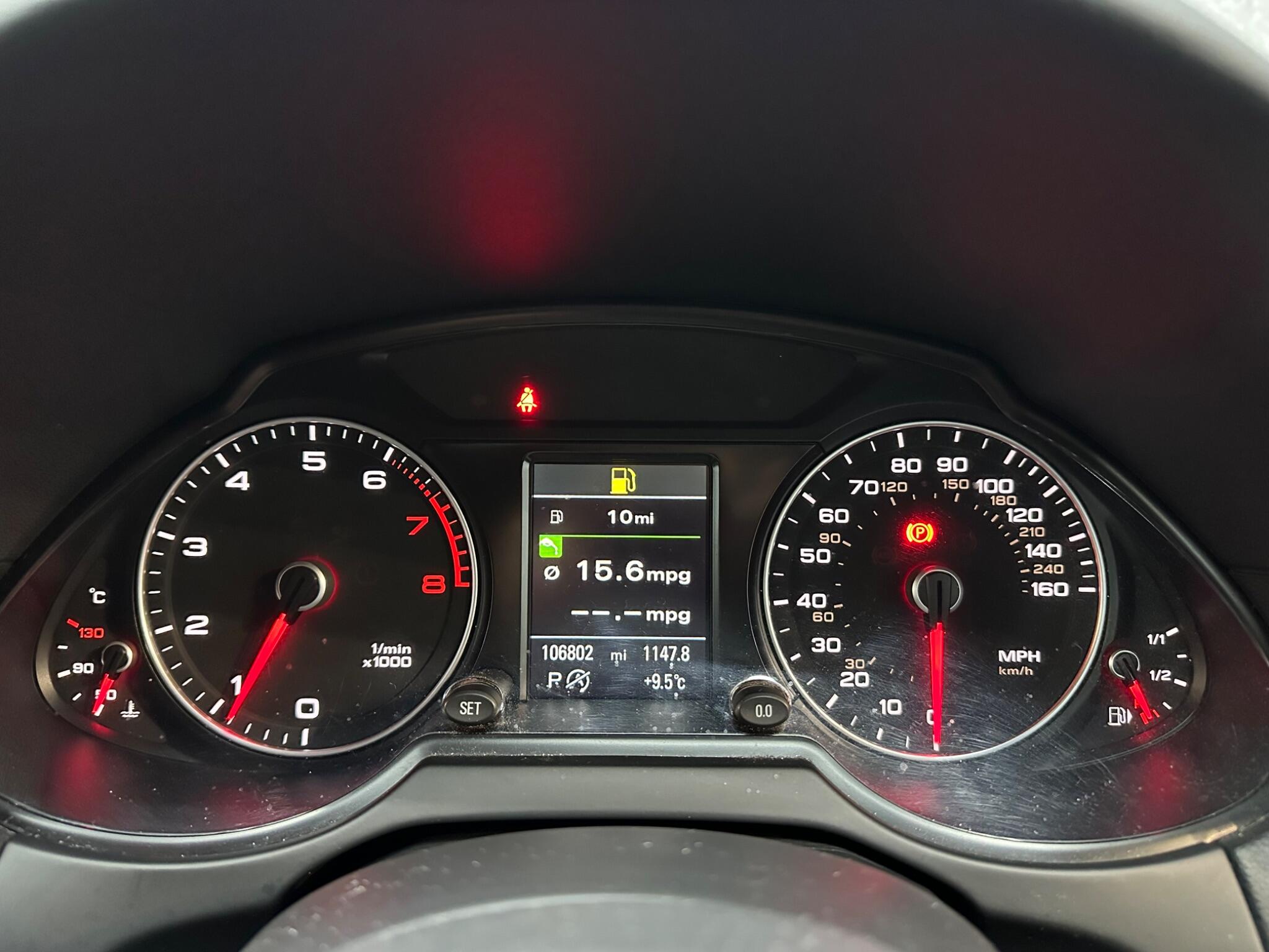 Audi Q5 view 15