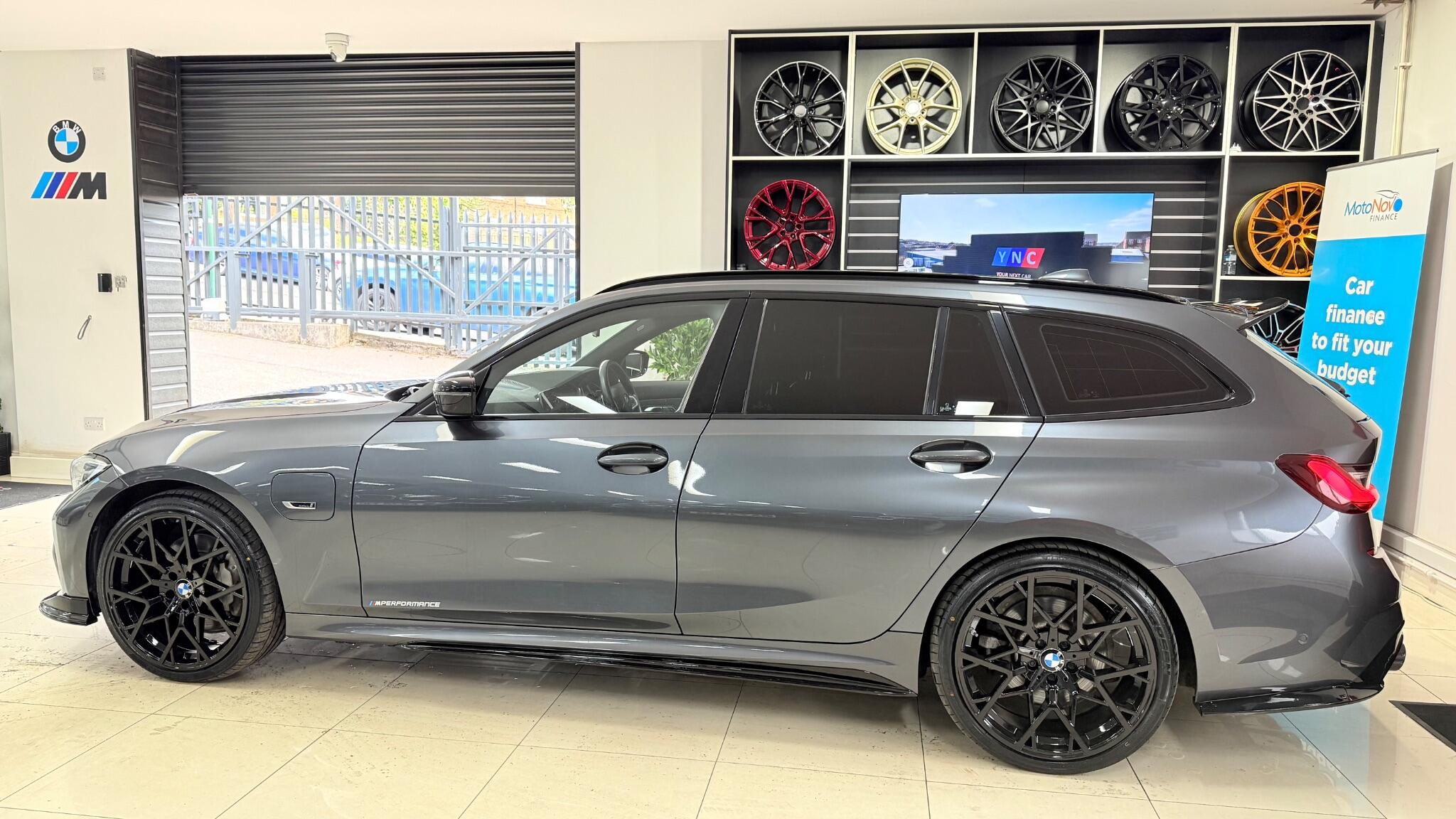 BMW 3 Series view 37