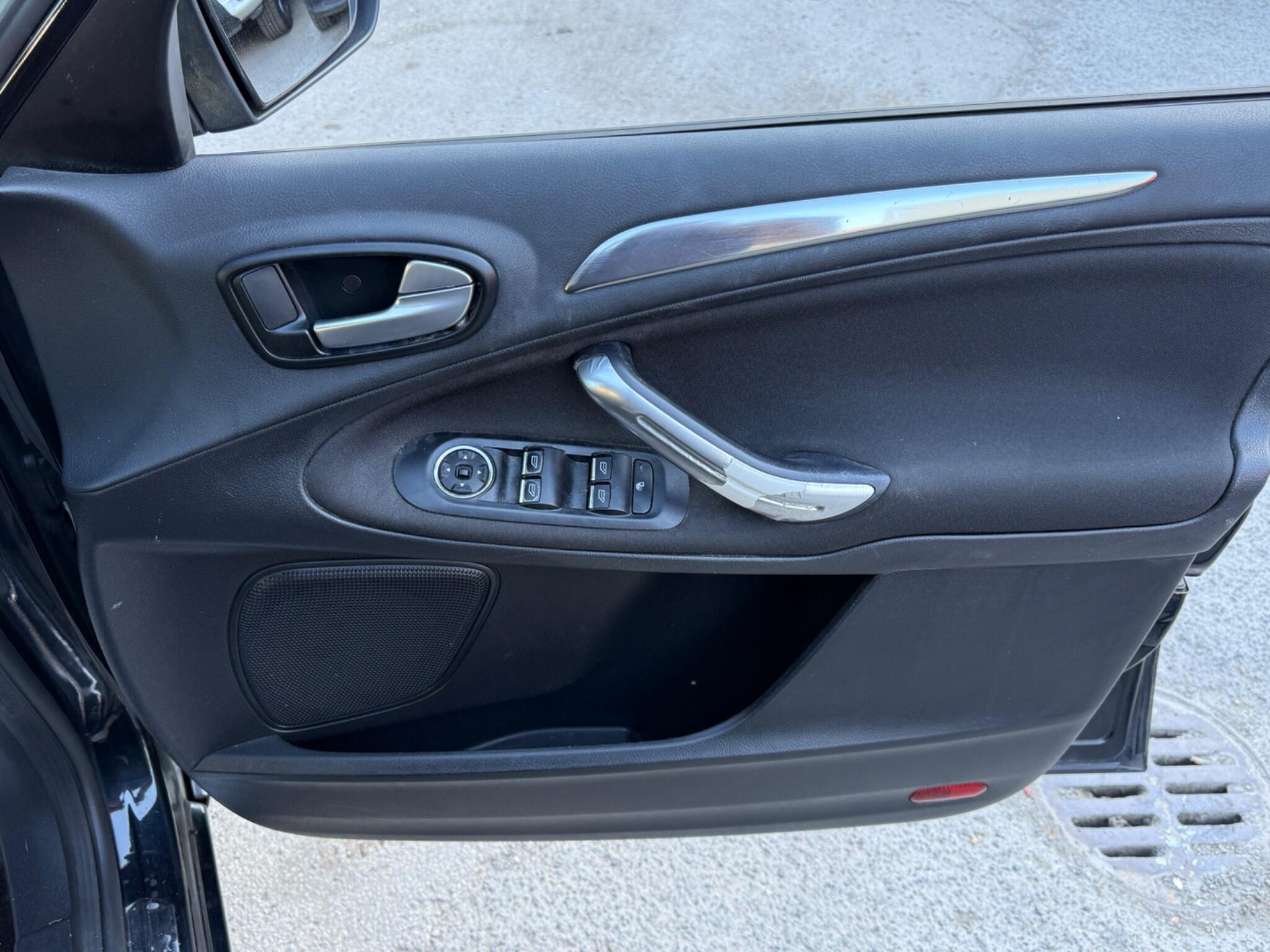Ford S-Max - Image 13