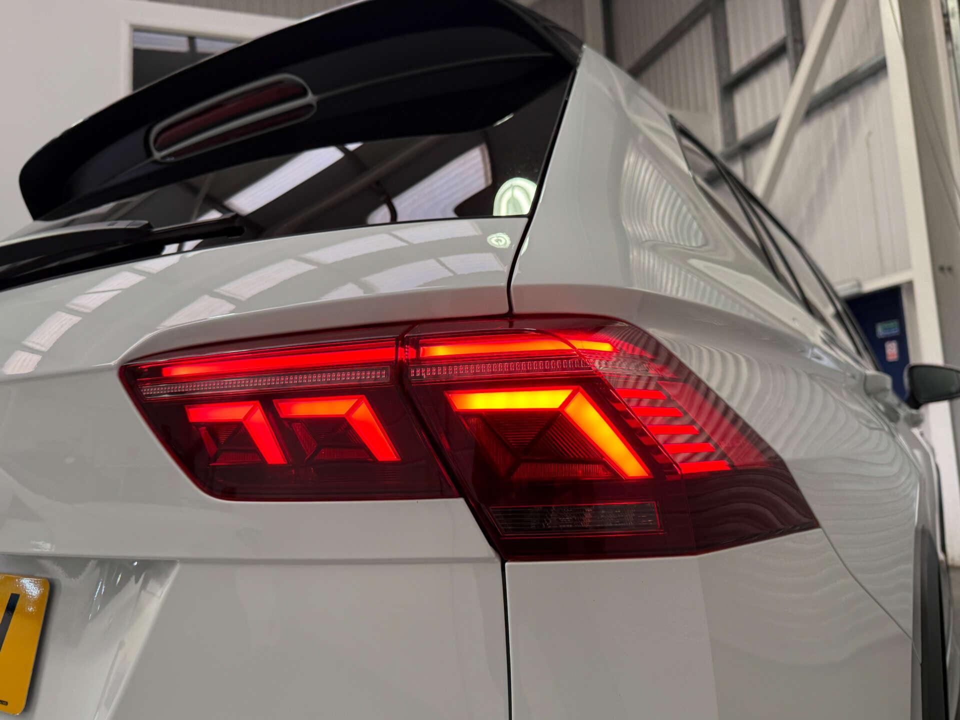 Volkswagen Tiguan Allspace view 9
