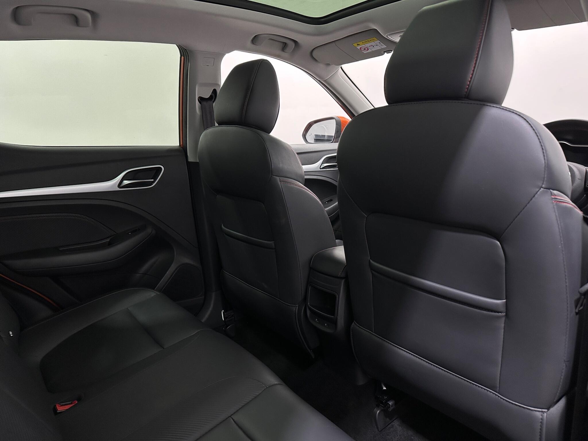 MG ZS view 40