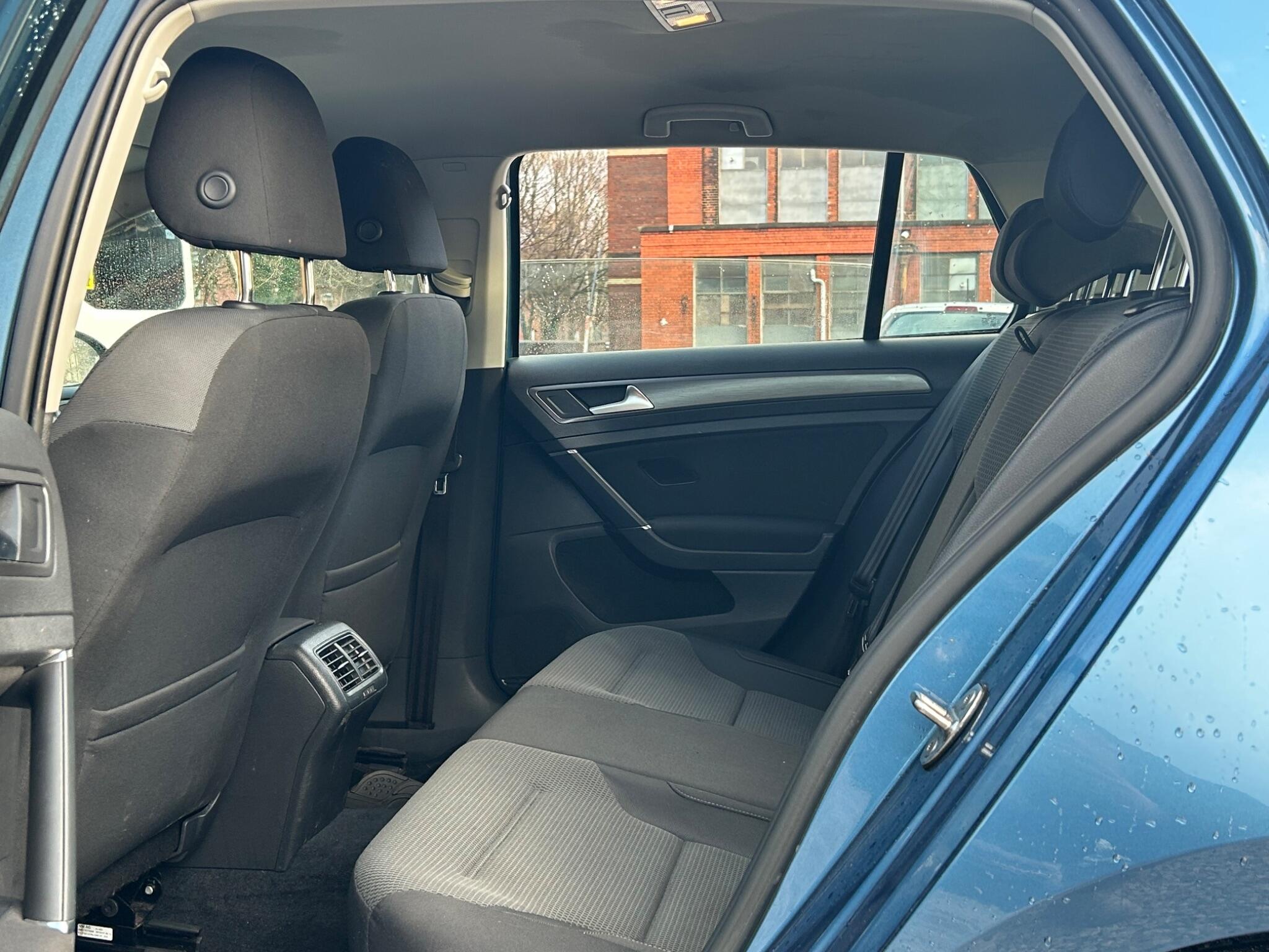 Volkswagen Golf view 22
