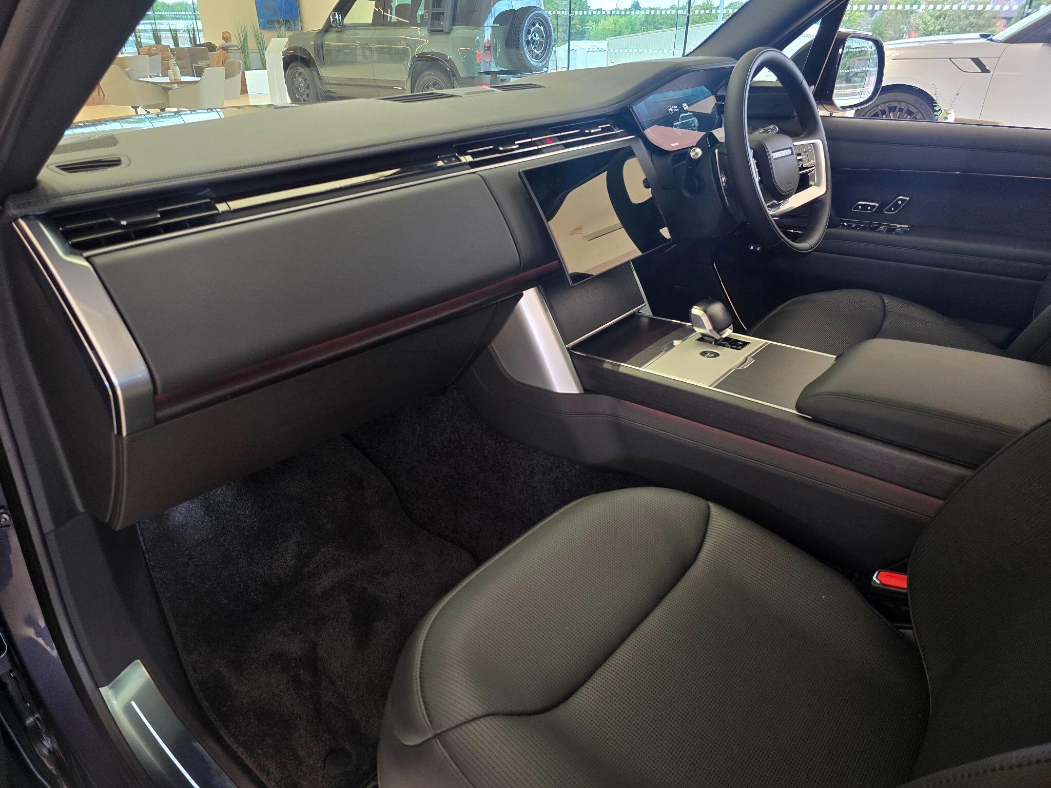 Land Rover Range Rover view 34