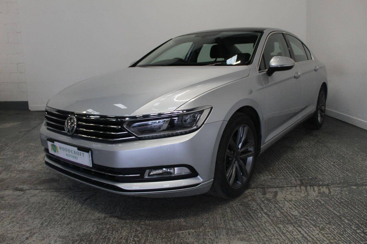 Volkswagen Passat view 2