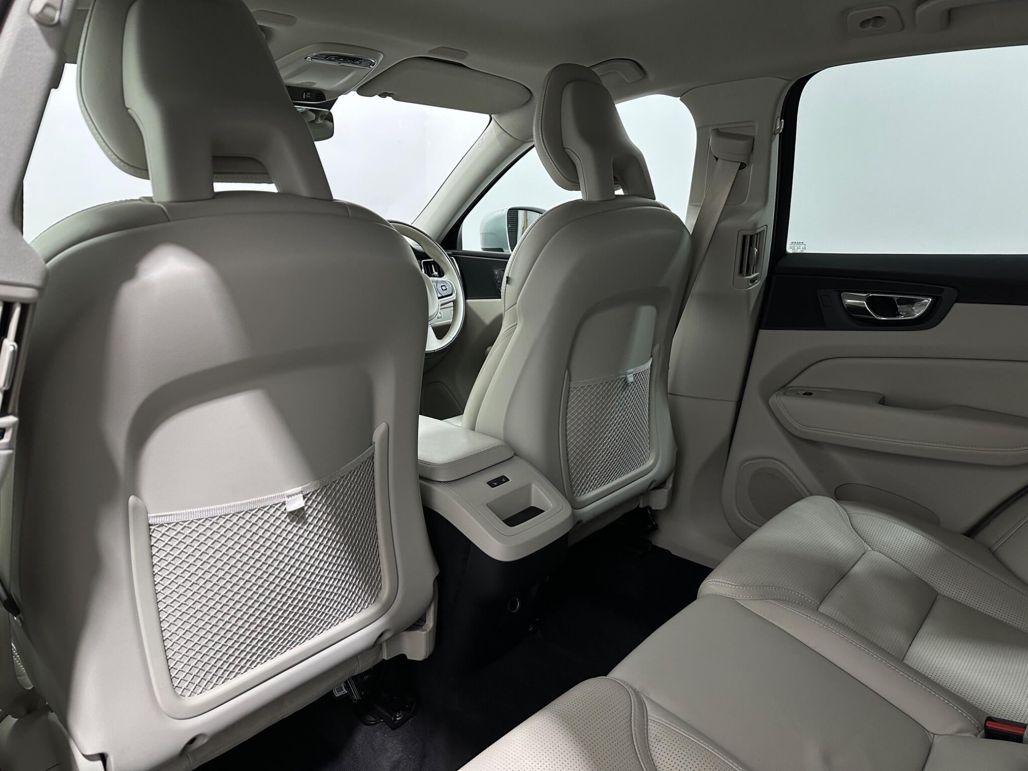 Volvo XC60 view 38