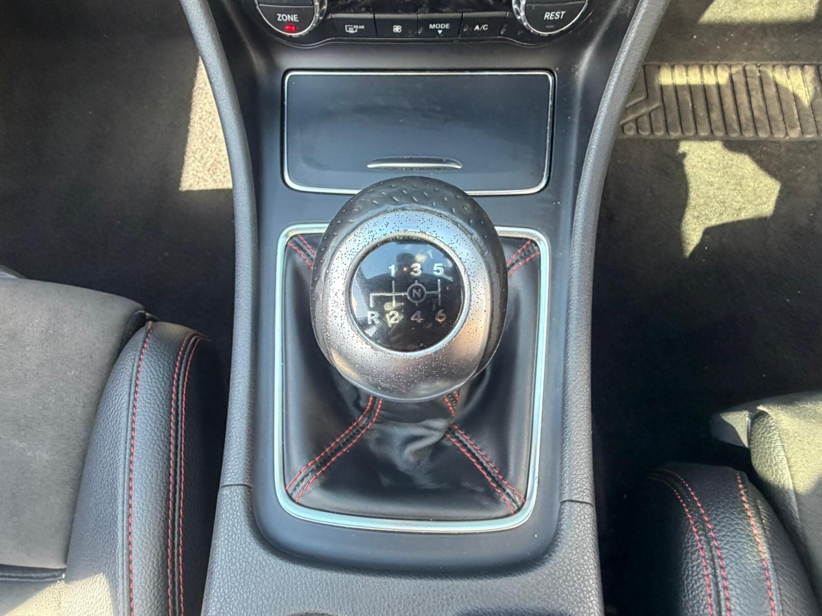 Mercedes-Benz Gla view 28