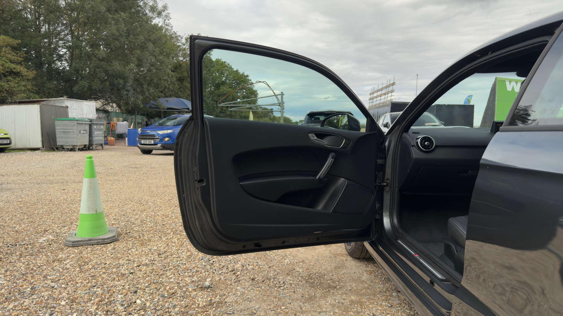 Audi A1 view 34