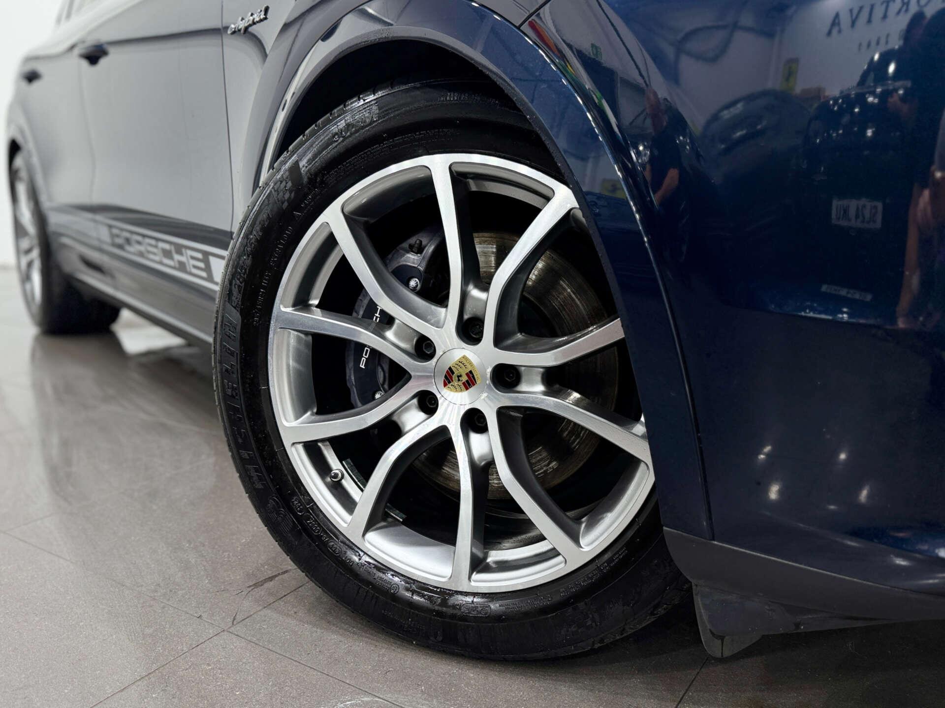 Porsche Cayenne view 10