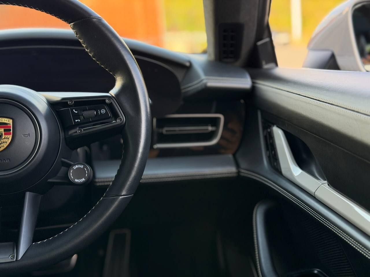Porsche Taycan view 34