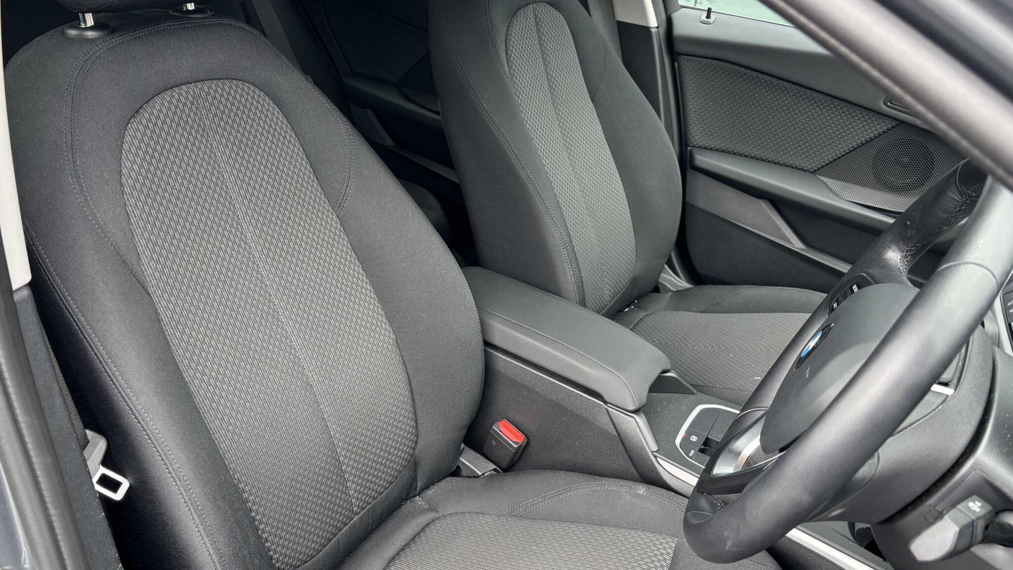 BMW 1 Series view 10