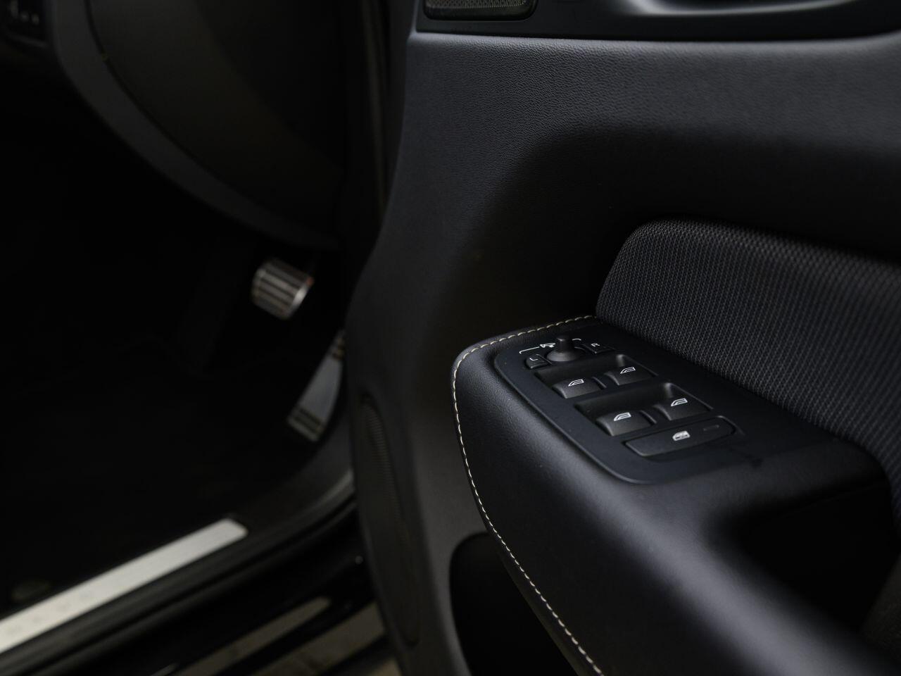 Volvo XC60 view 16