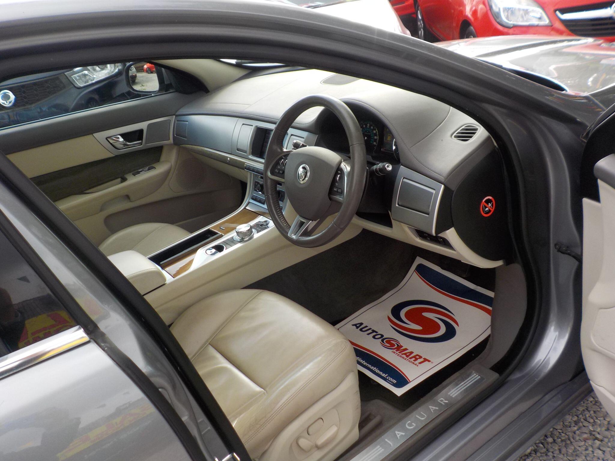 Jaguar XF 3.0d V6 Premium Luxury Auto Euro 5 4dr