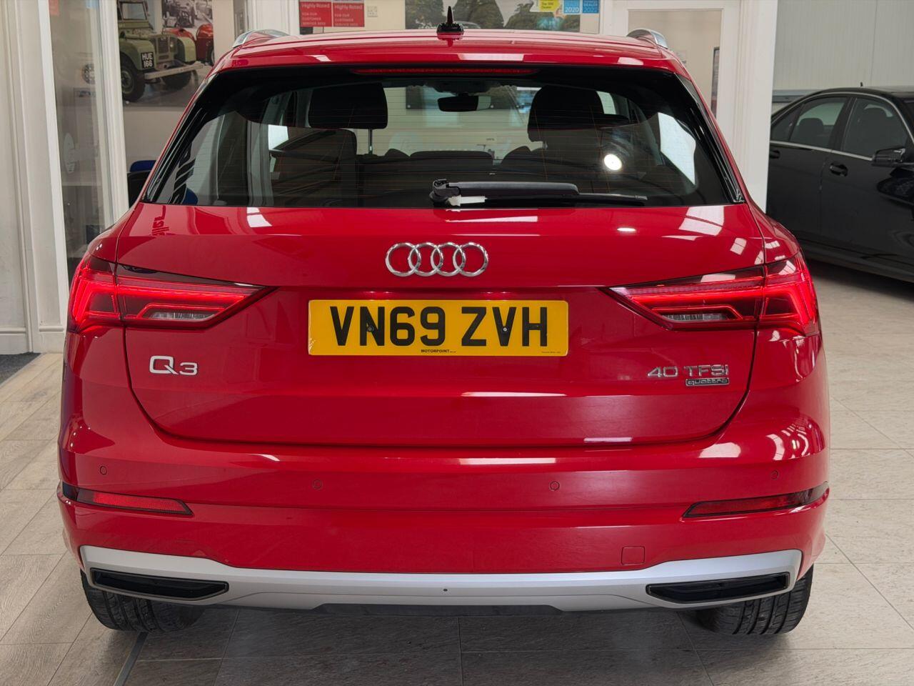 Audi Q3 view 13