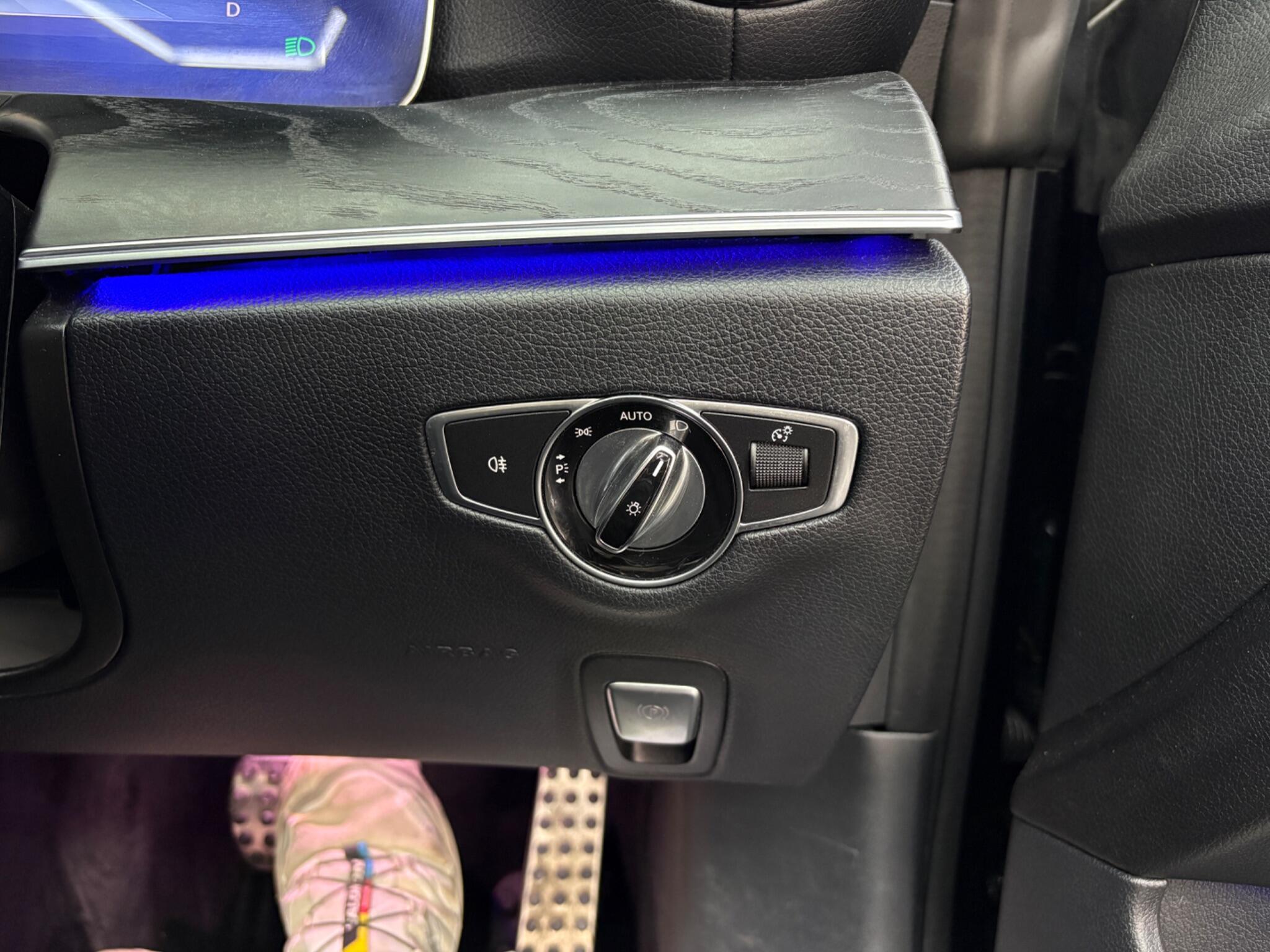 Mercedes-Benz E-Class view 25