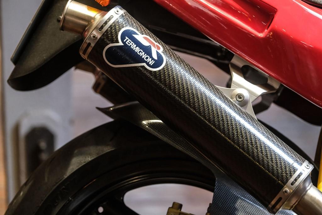 Ducati 888 view 4