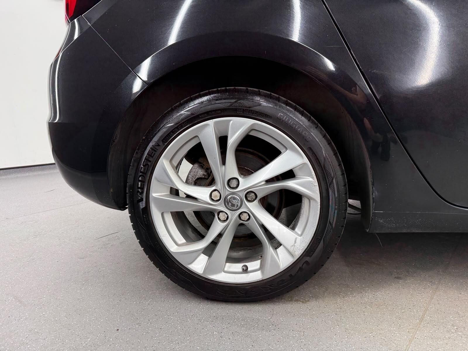 Vauxhall Astra view 17