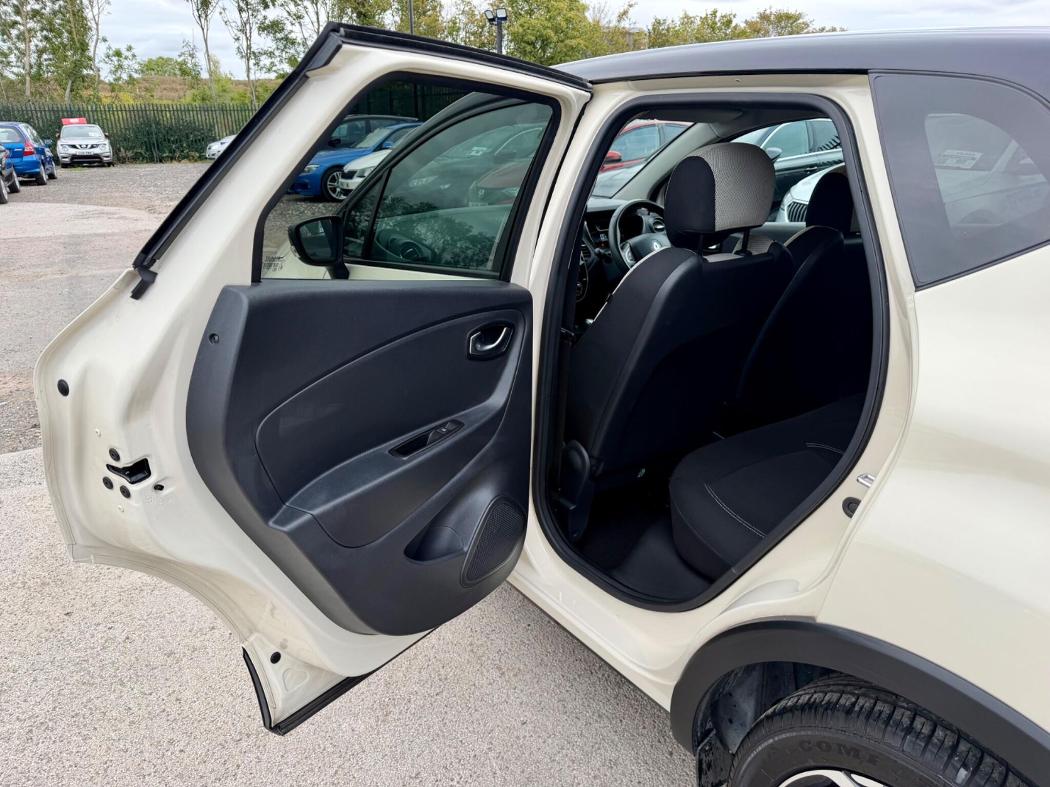 Renault Captur view 32