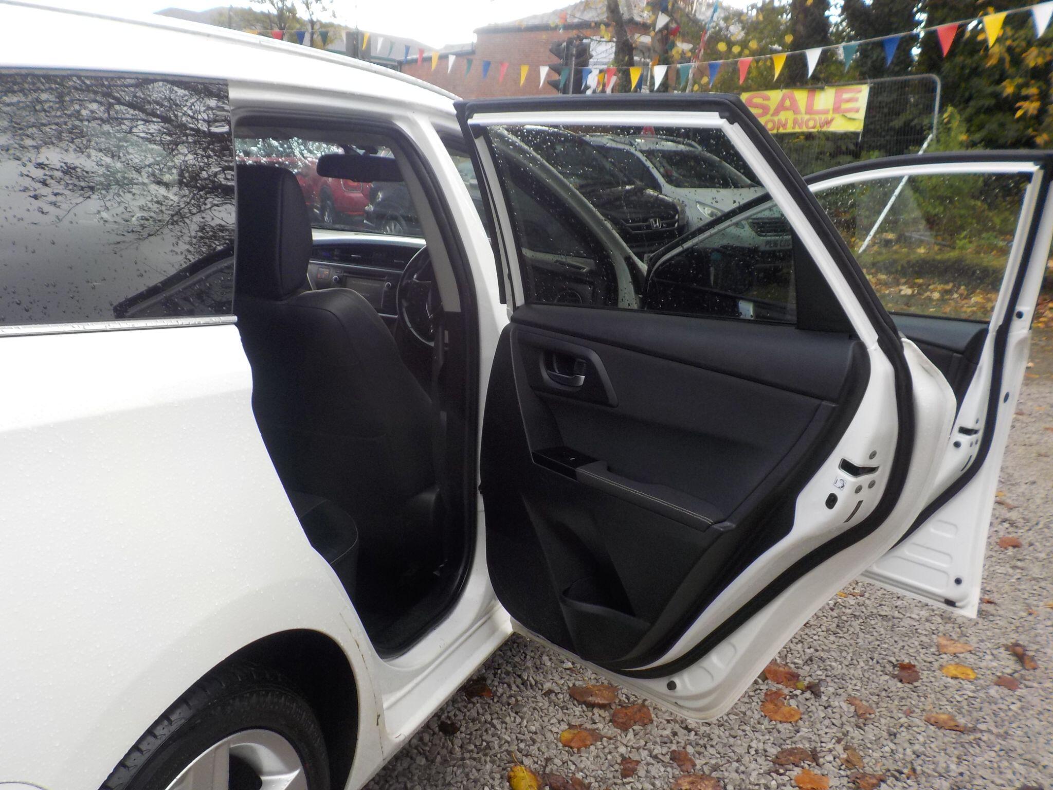 Toyota Auris 1.6 V-Matic Excel Touring Sports Euro 5 5dr