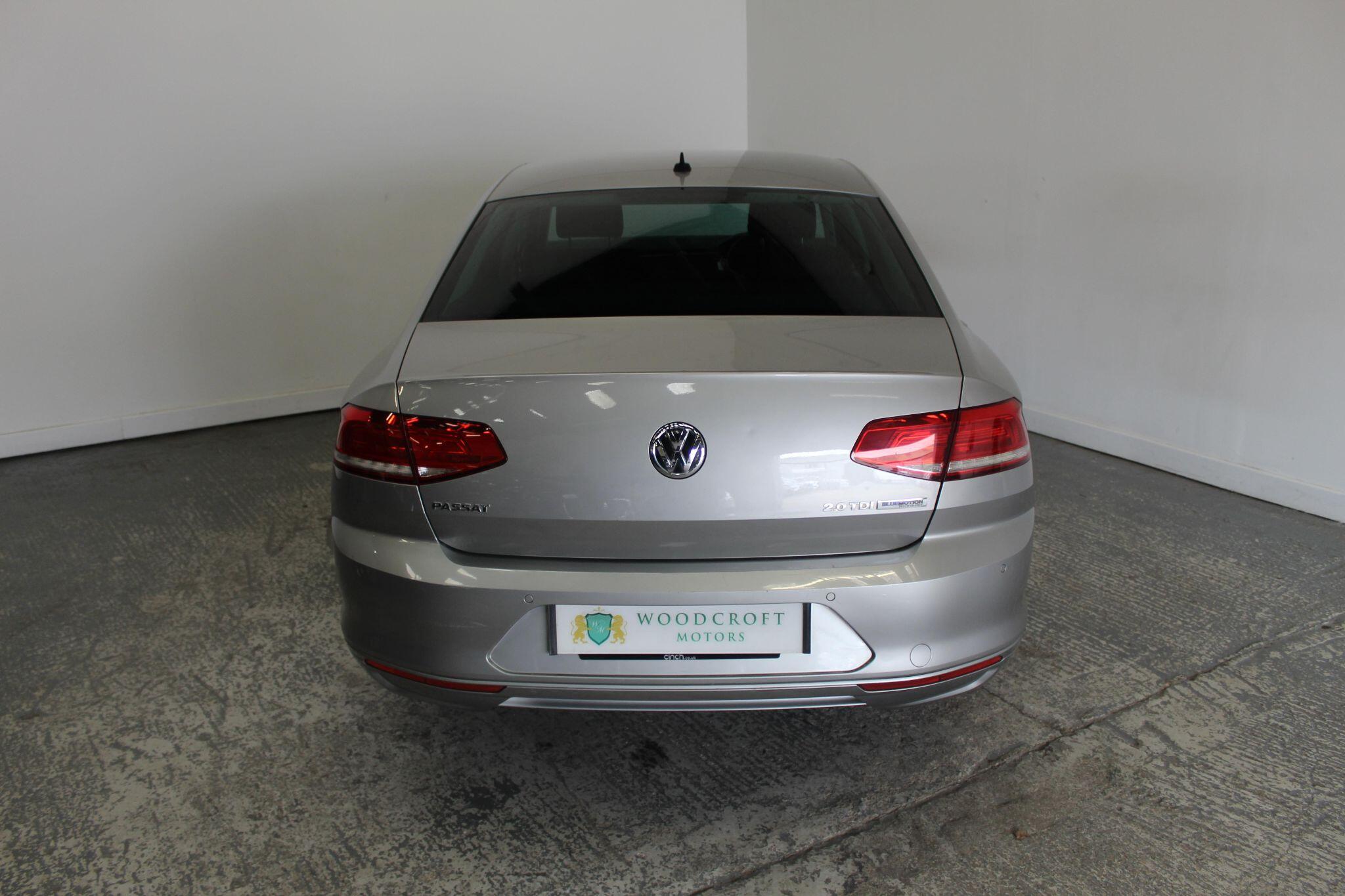 Volkswagen Passat view 14