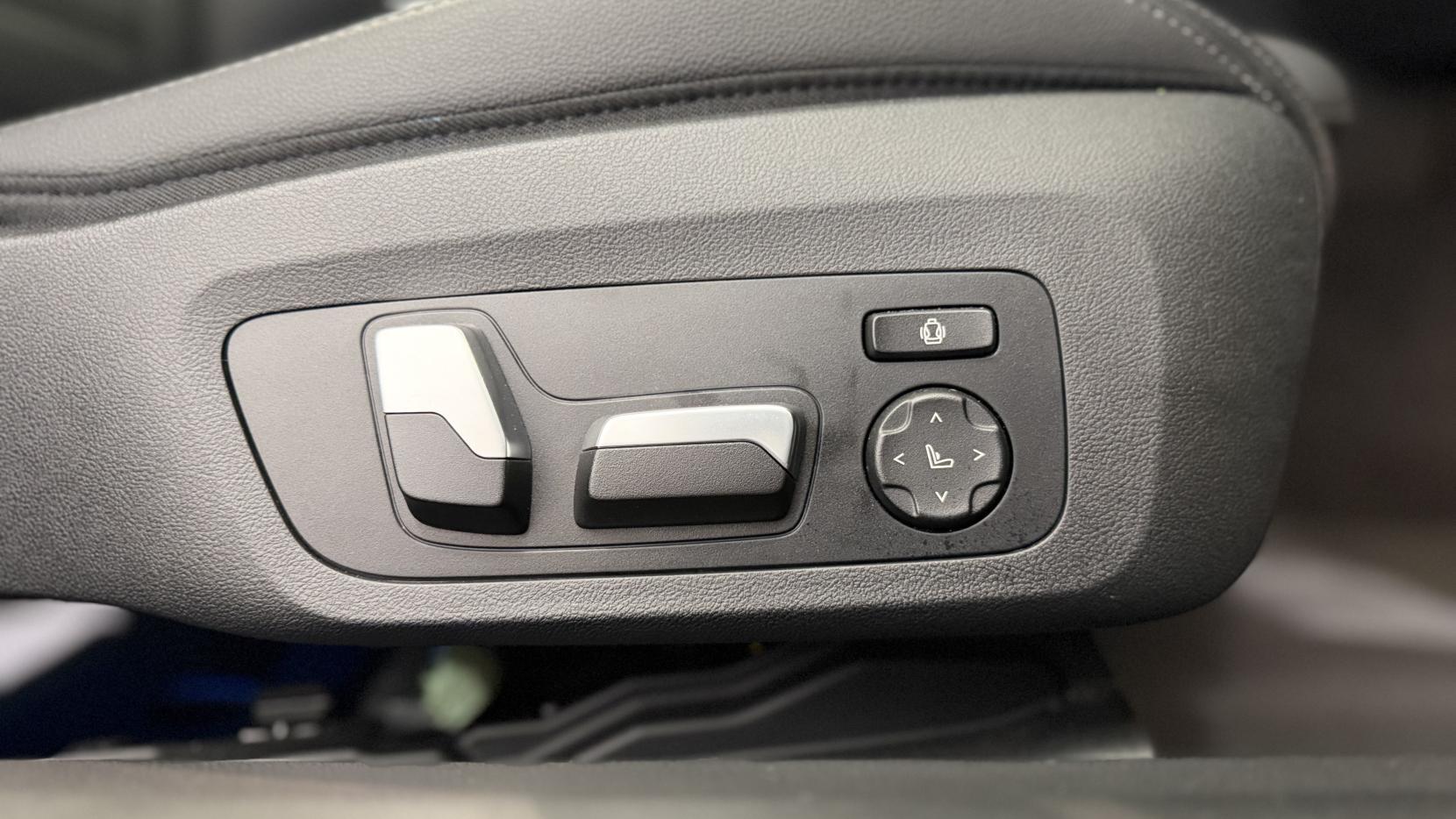 BMW I4 view 28