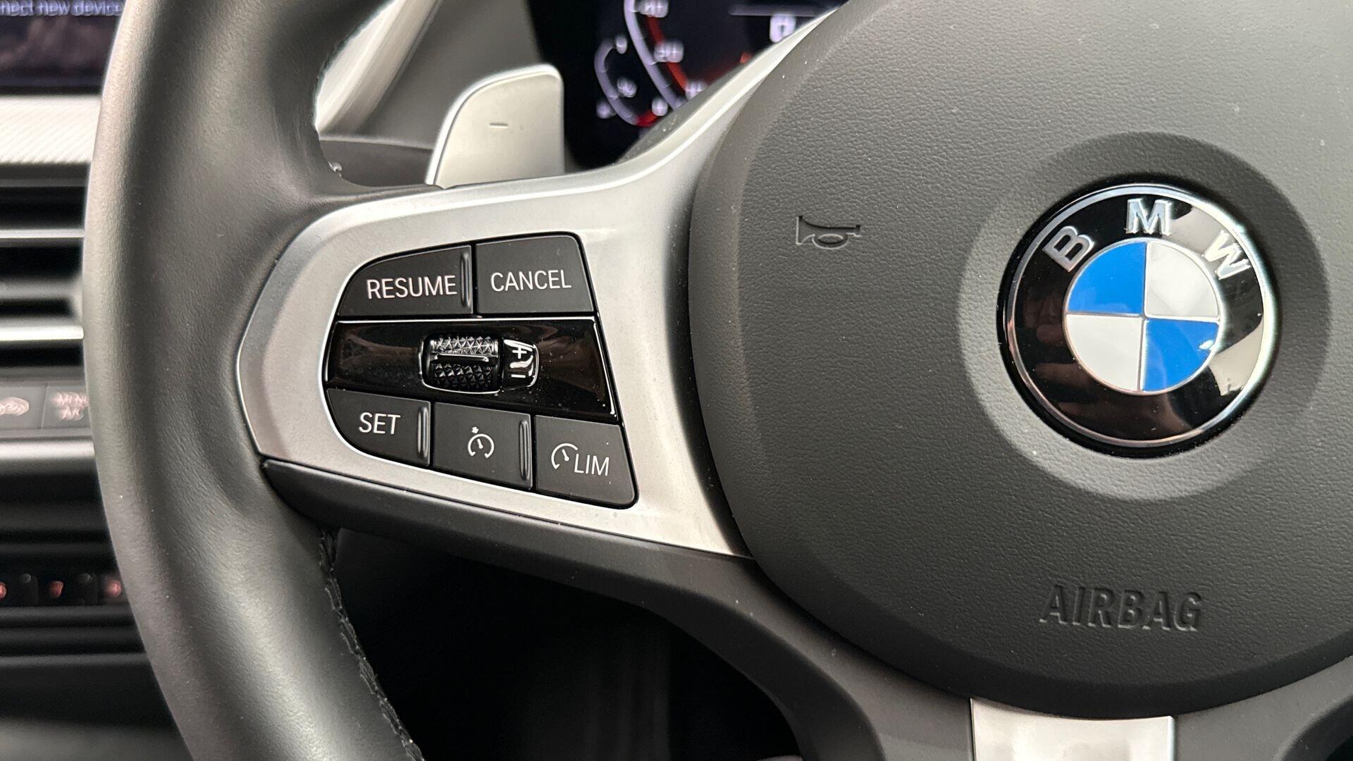BMW 1 Series view 17