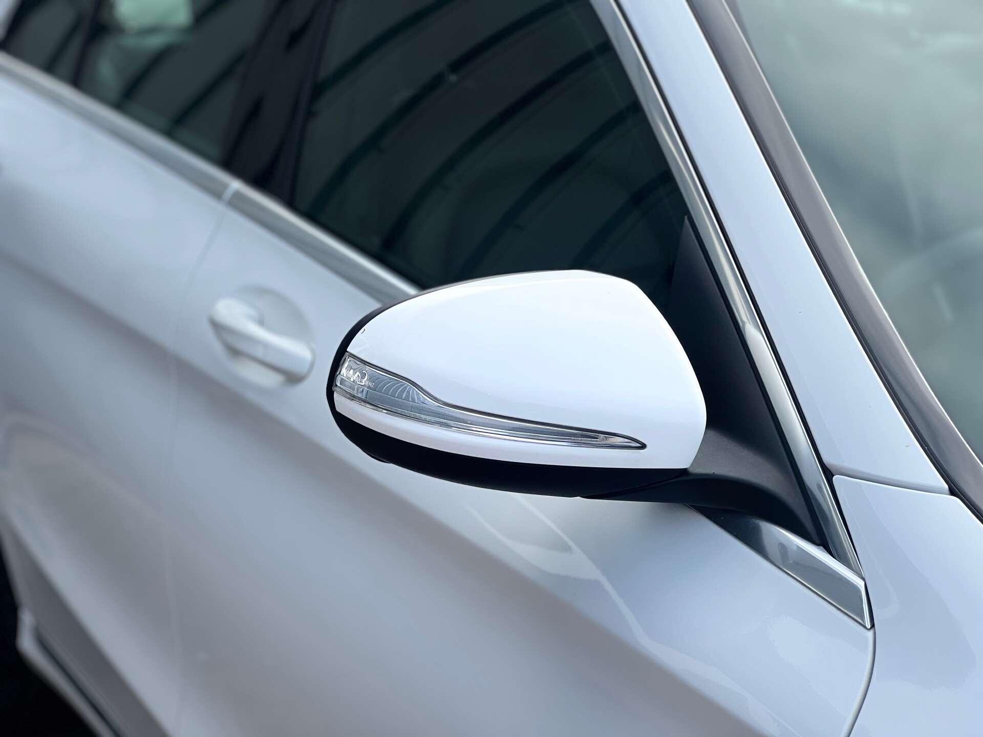 Mercedes-Benz C-Class view 50