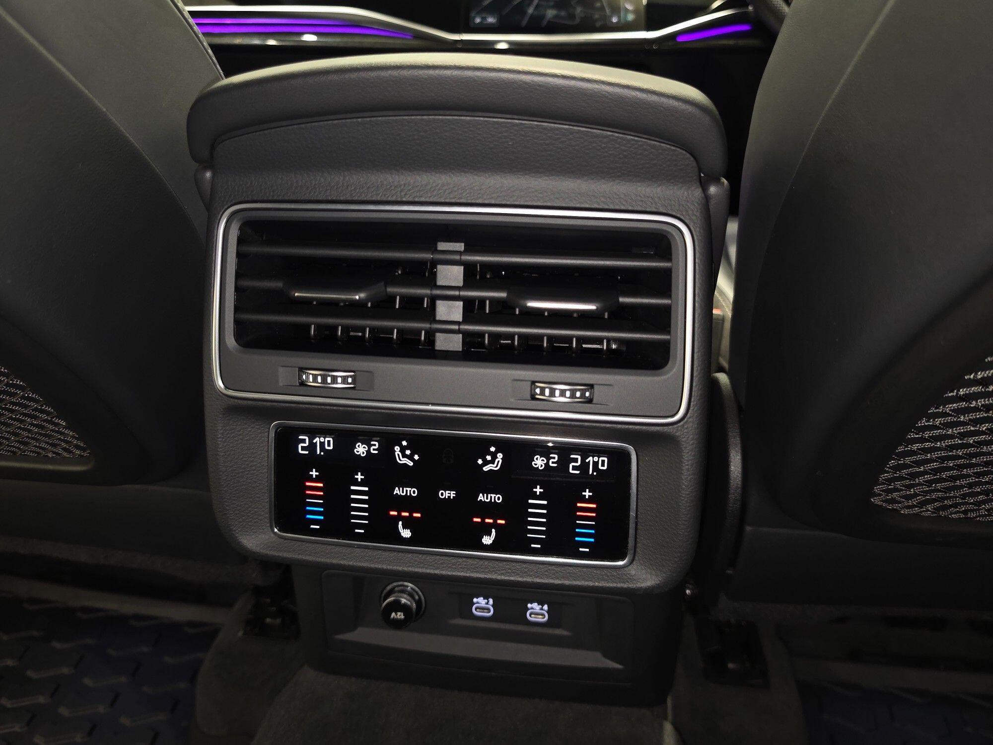 Audi Q8 view 16
