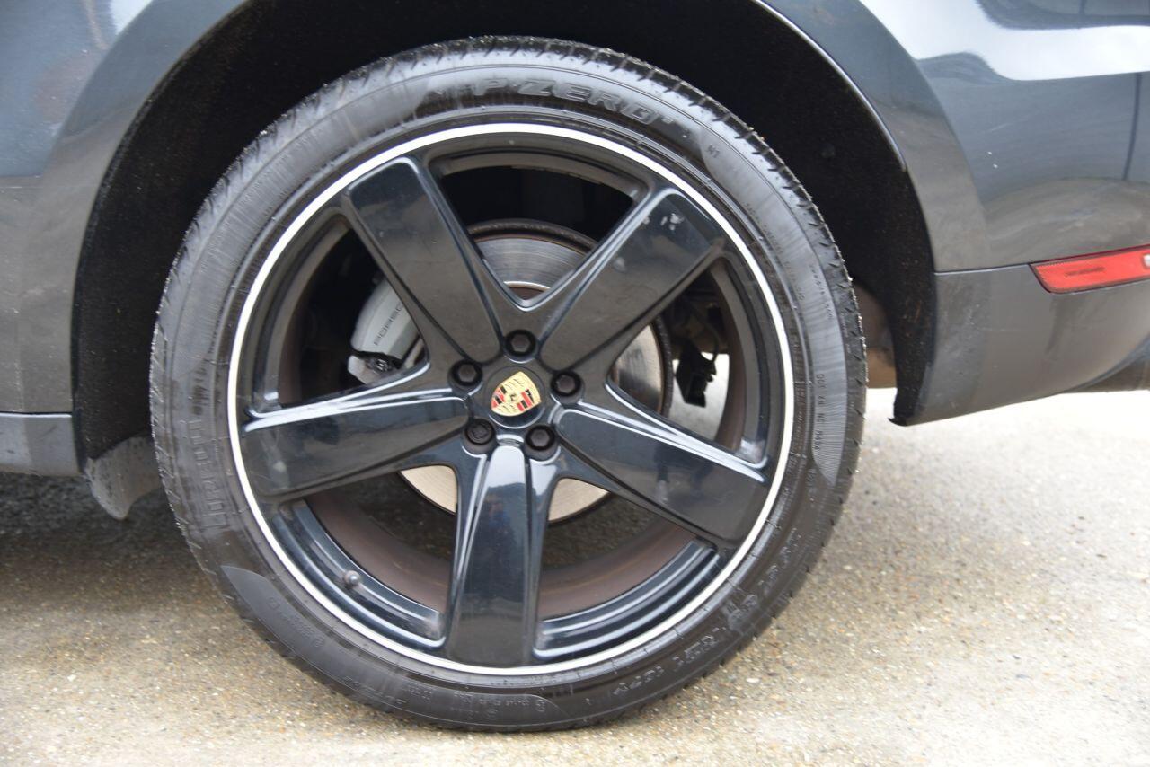 Porsche Macan view 68