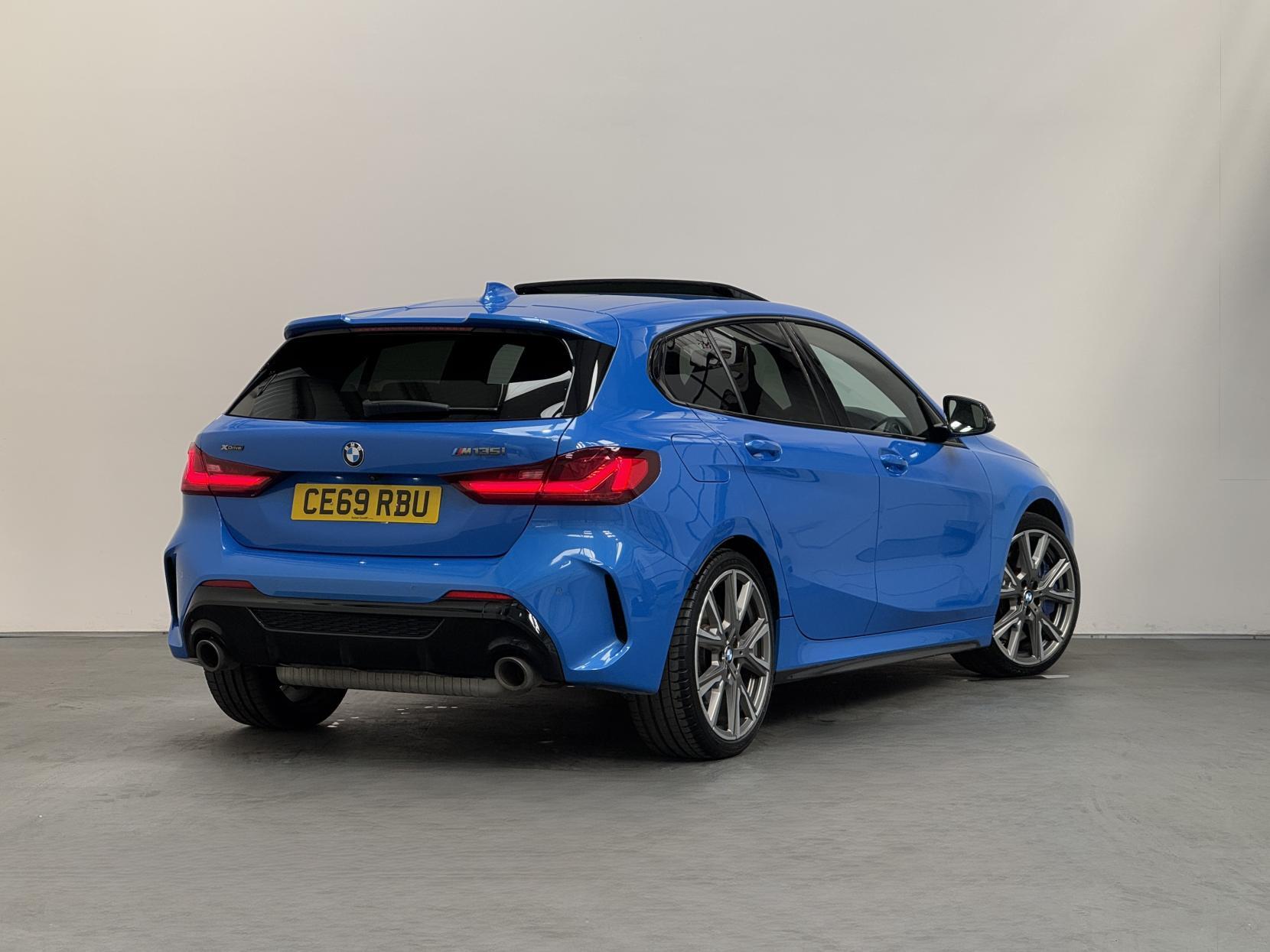 BMW 1 Series view 17