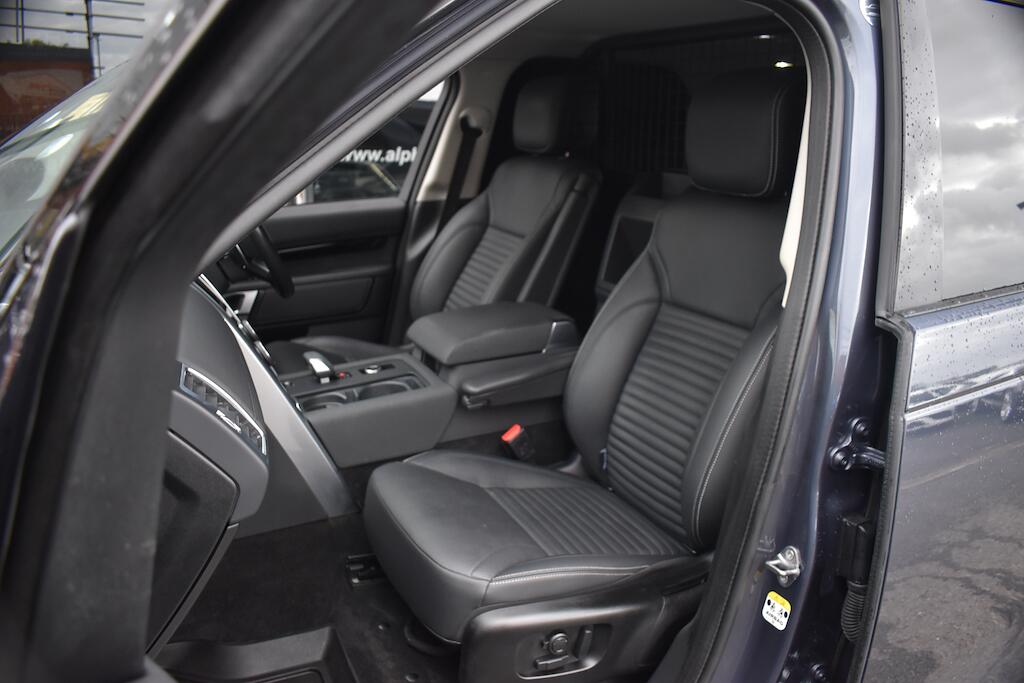 Land Rover Discovery 3 view 12
