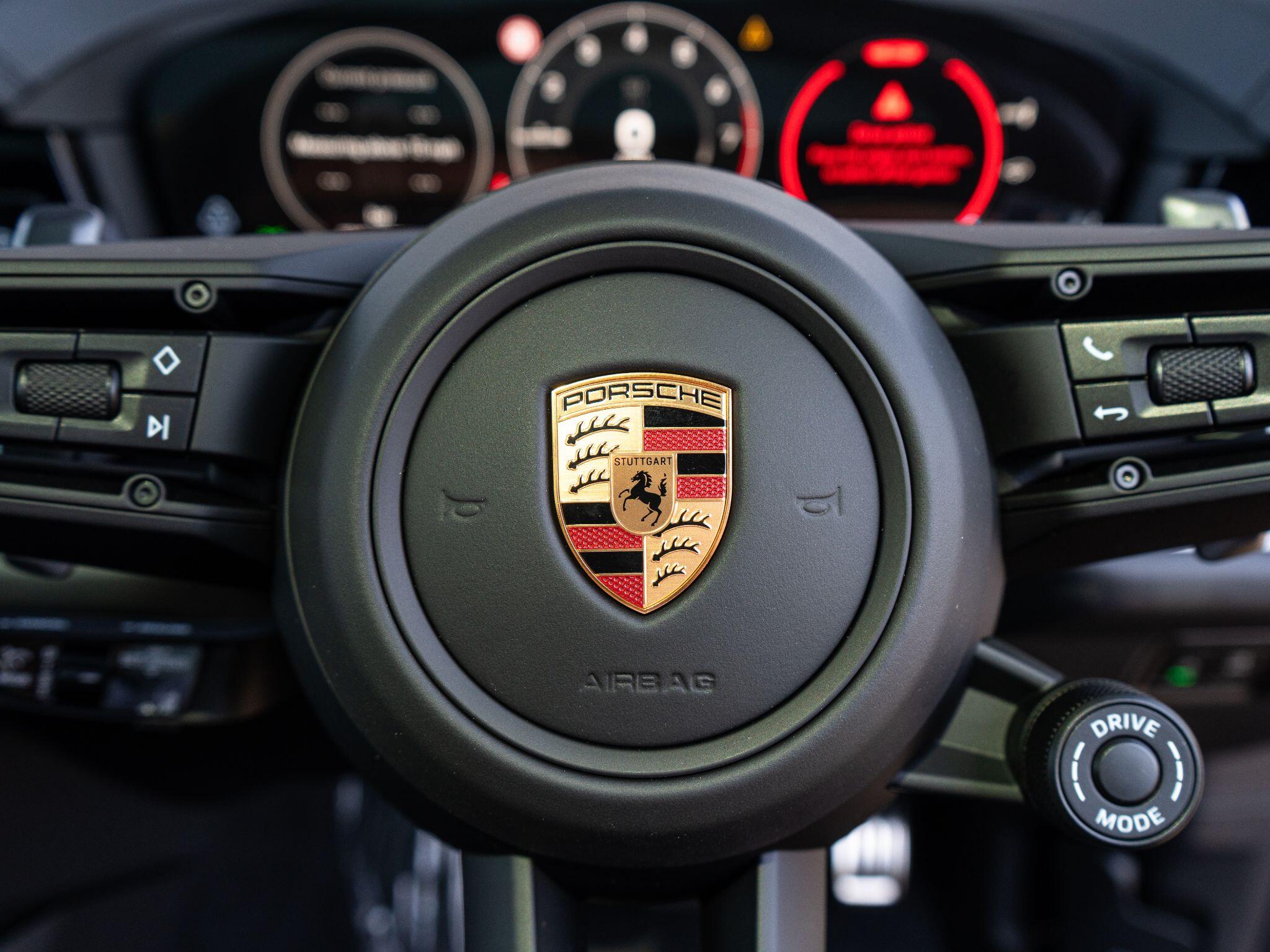 Porsche Cayenne view 36