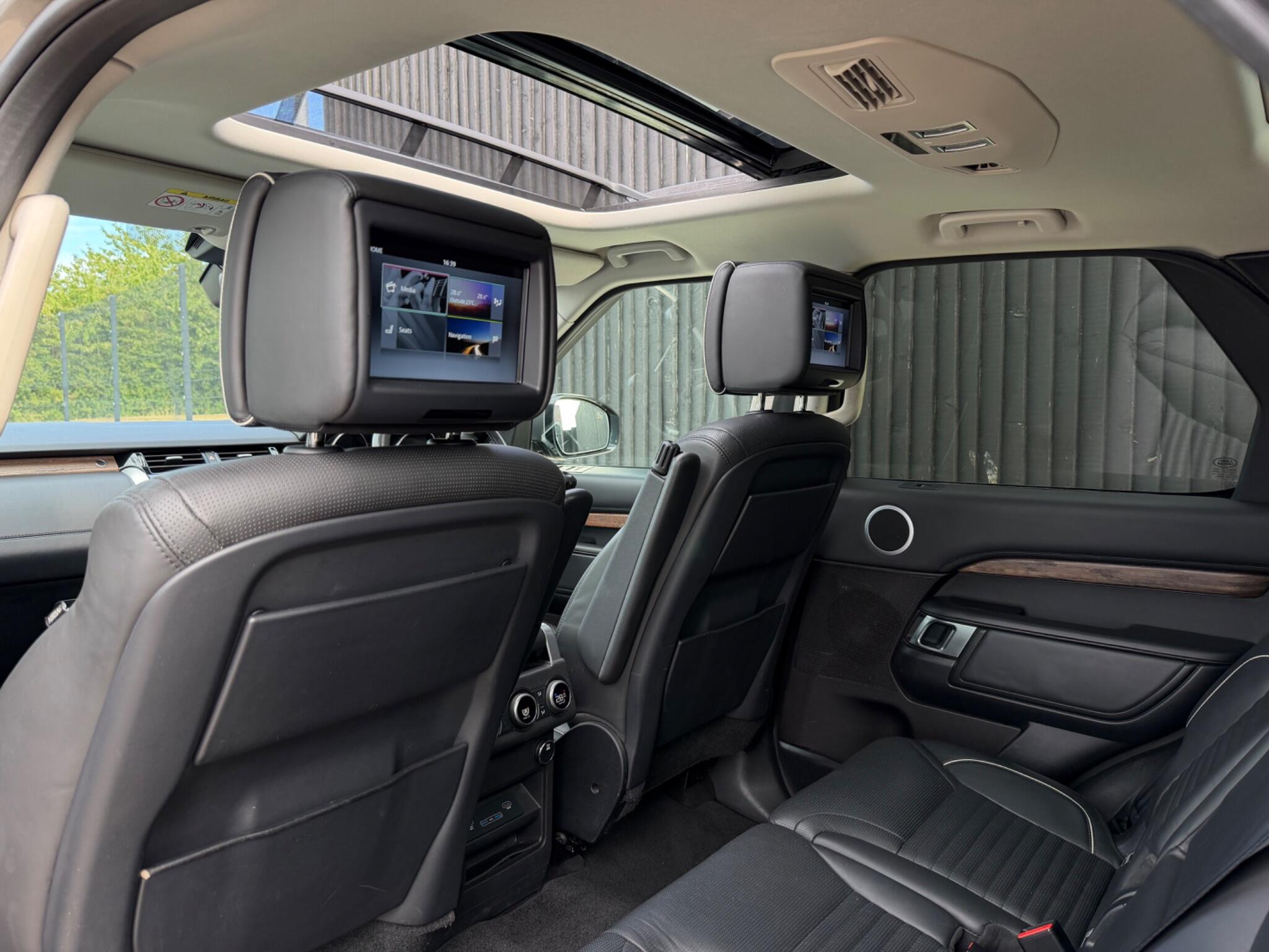 Land Rover Discovery view 21