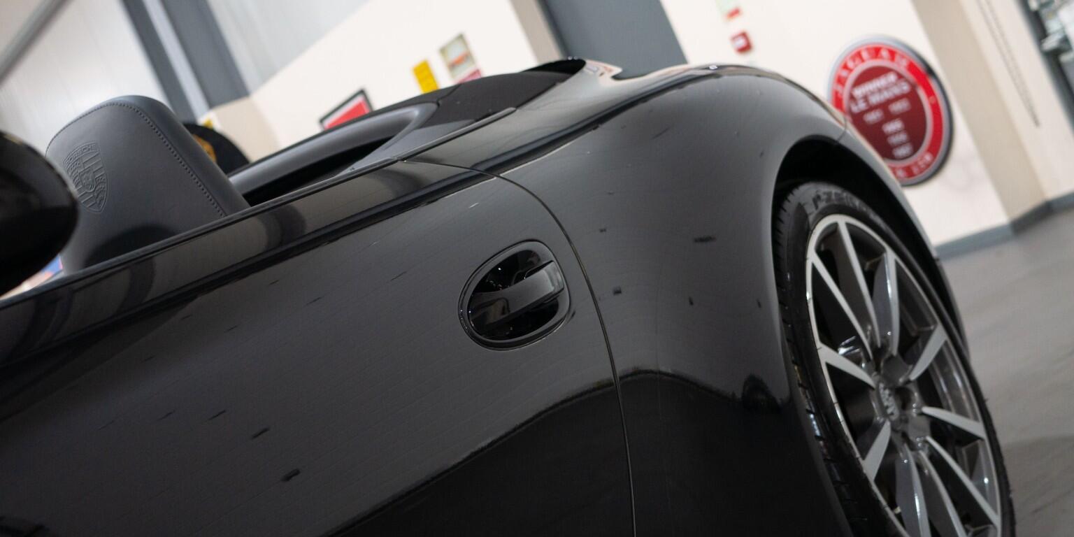 Porsche 911 view 50