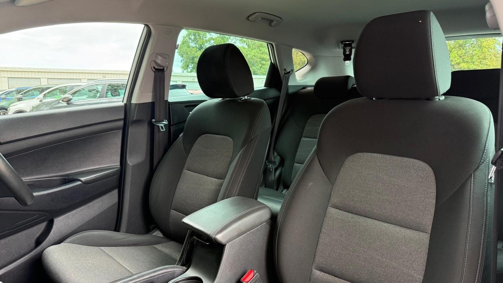 Hyundai Tucson view 24