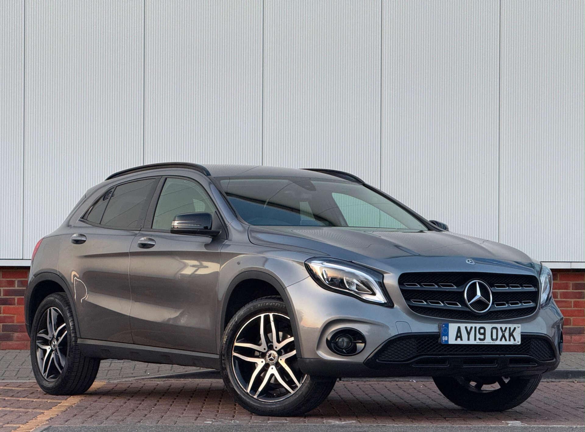 Mercedes-Benz Gla view 3